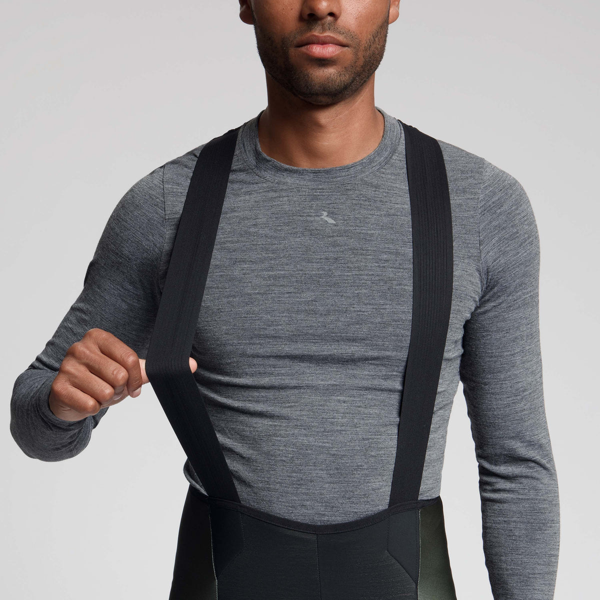 Rogelli fietsbroeken voor heren, bibtights en broeken, bieden optimaal zitcomfort voor lange ritten.