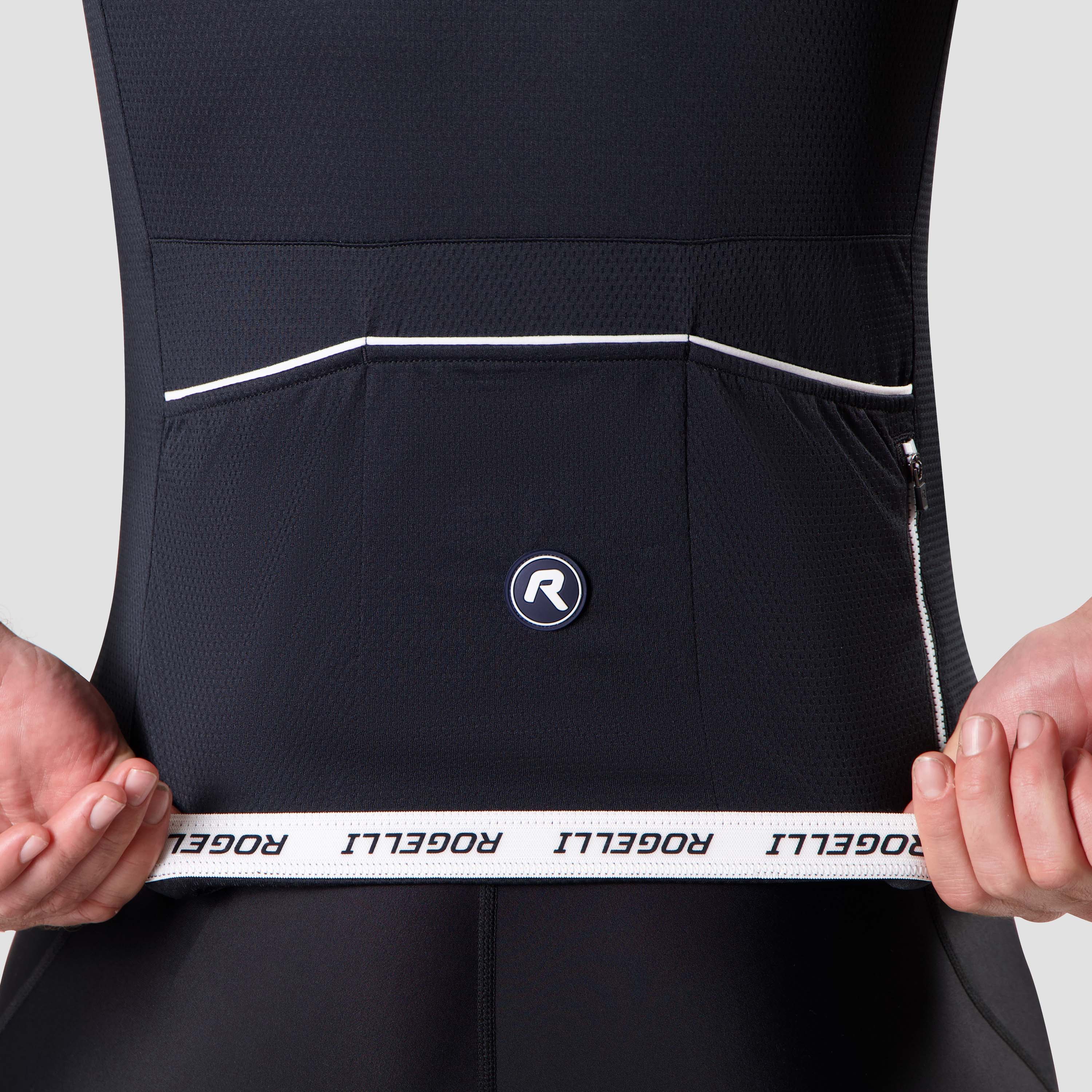 Detail van Rogelli Explore fietsshirt heren zwart korte mouw achterkant.