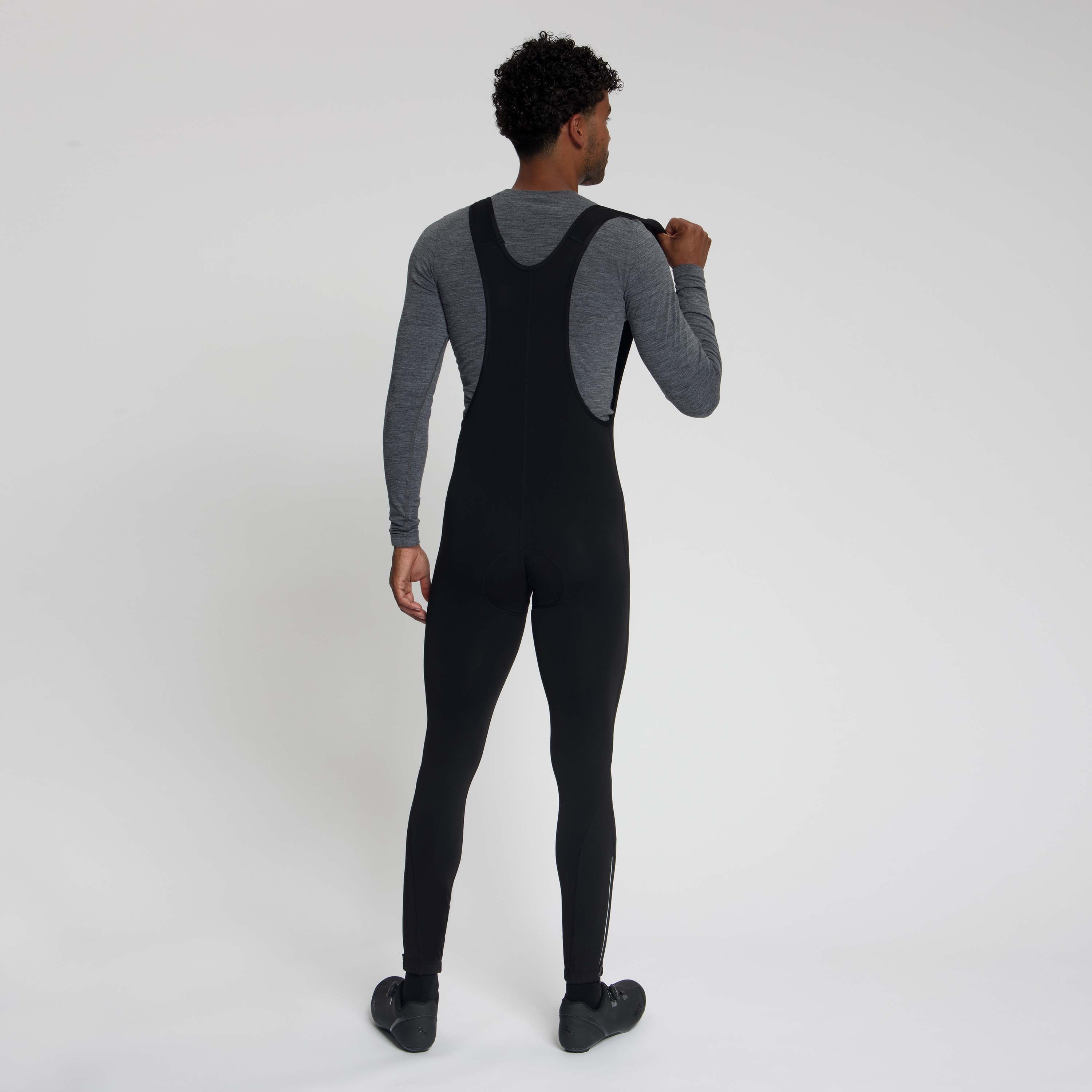 Rogelli Core lange fietsbroek heren zwart gedragen voorkant.