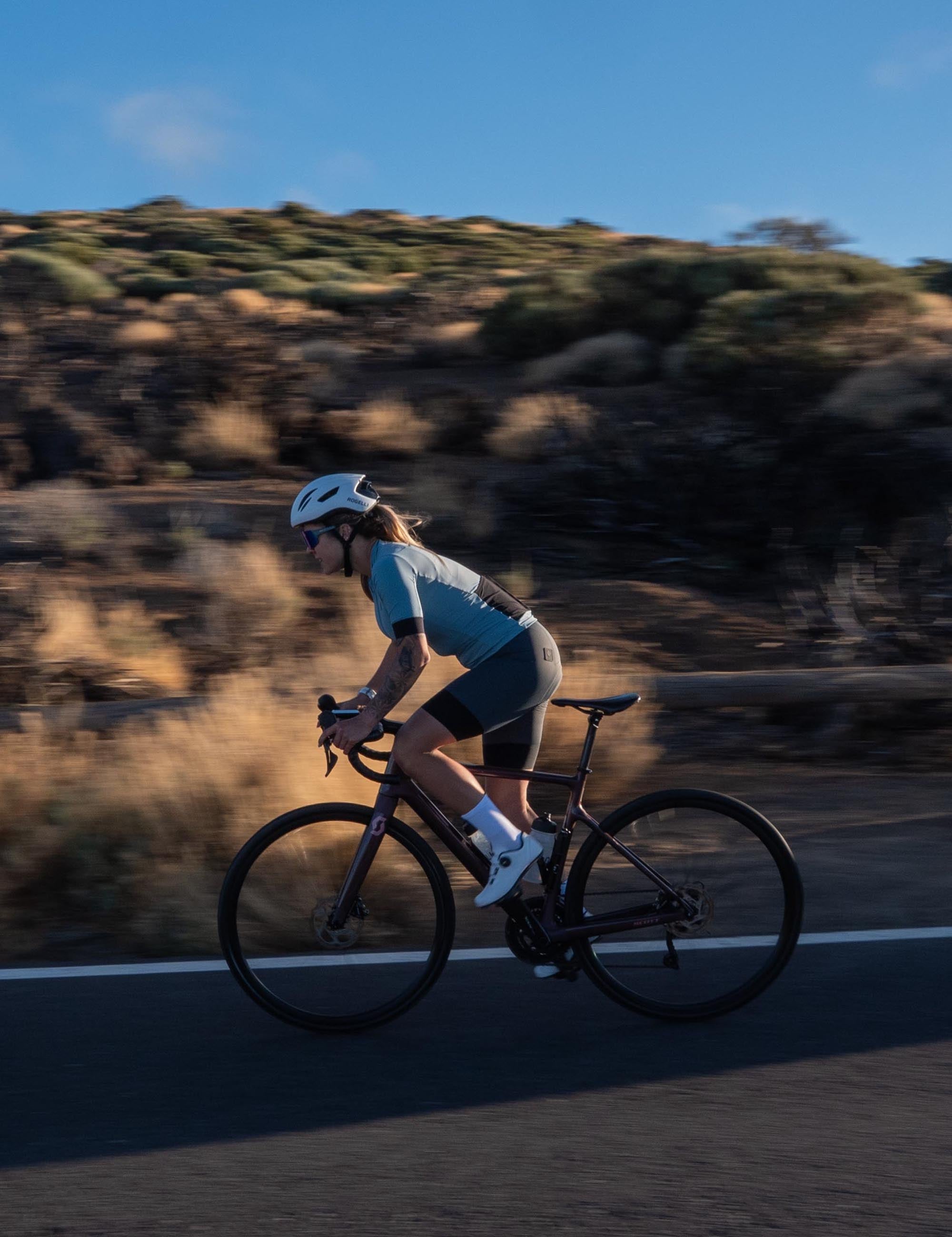 Fiets in stijl met deze complete Signature-set, shirt en broek perfect afgestemd.