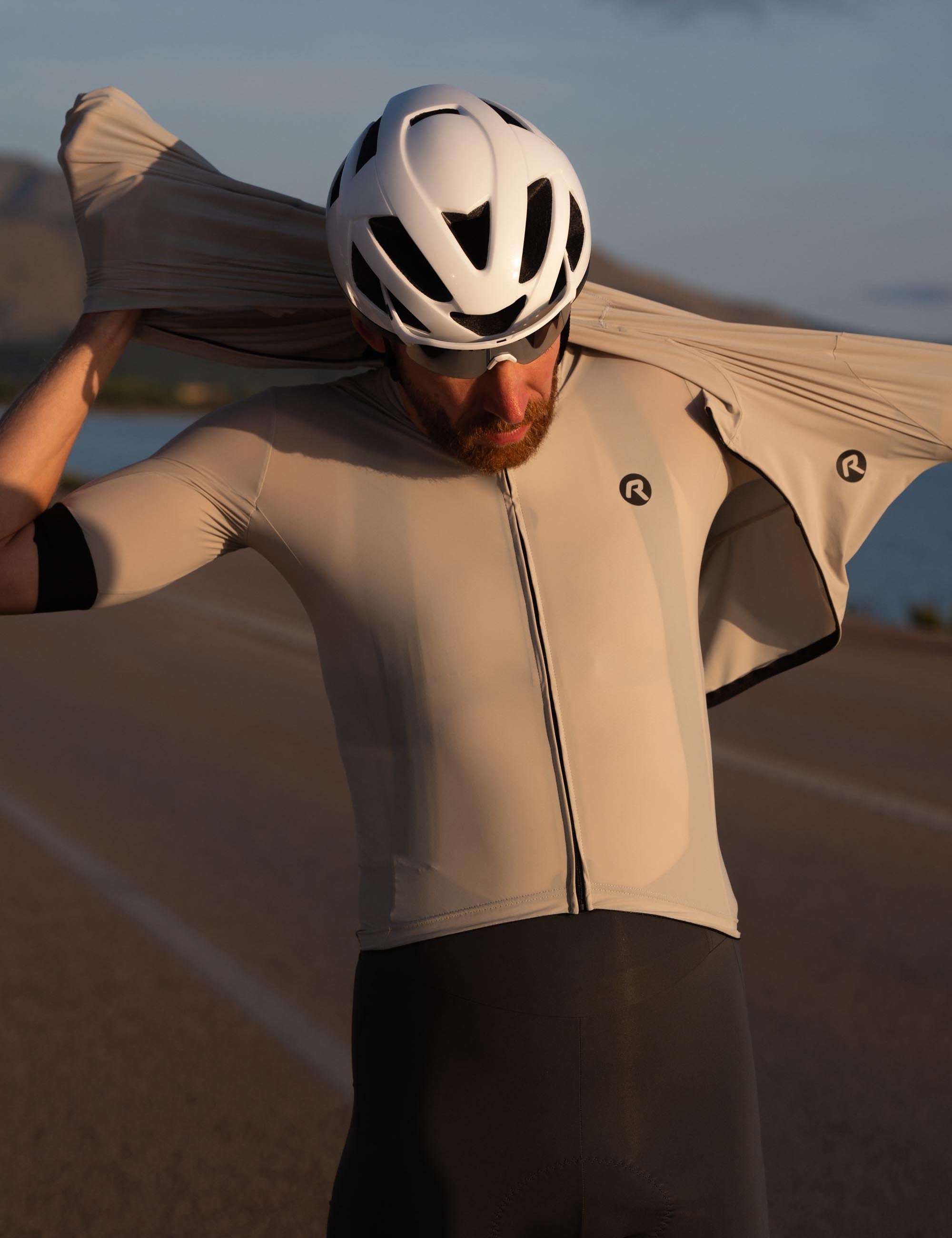 Maak je ritten aangenamer met deze complete Signature-set, comfortabel en stijlvol onderweg.