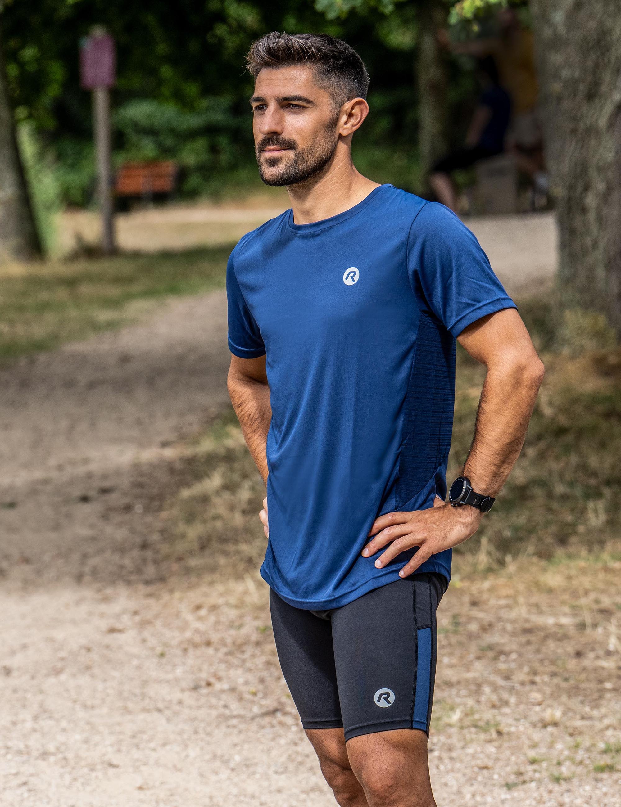 Rogelli Core hardloopshirt voor heren in blauw.