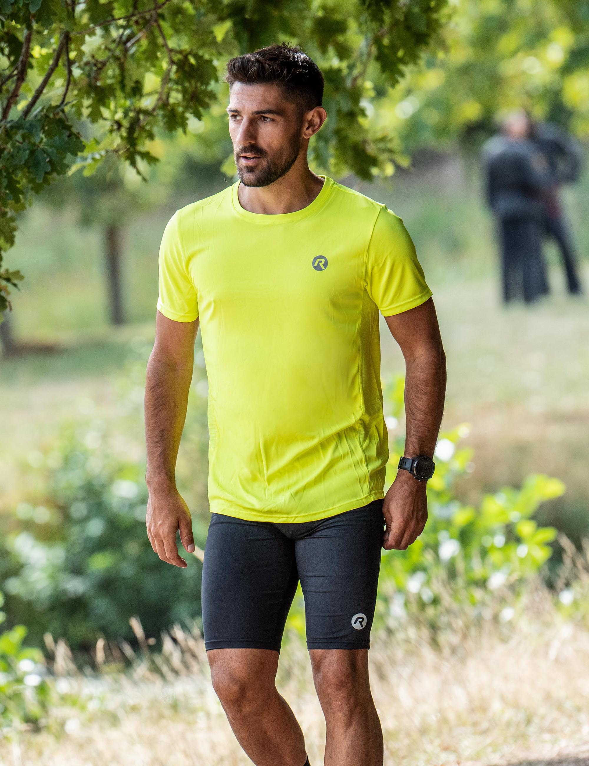 Rogelli Core hardloopshirt voor heren in fluor geel.