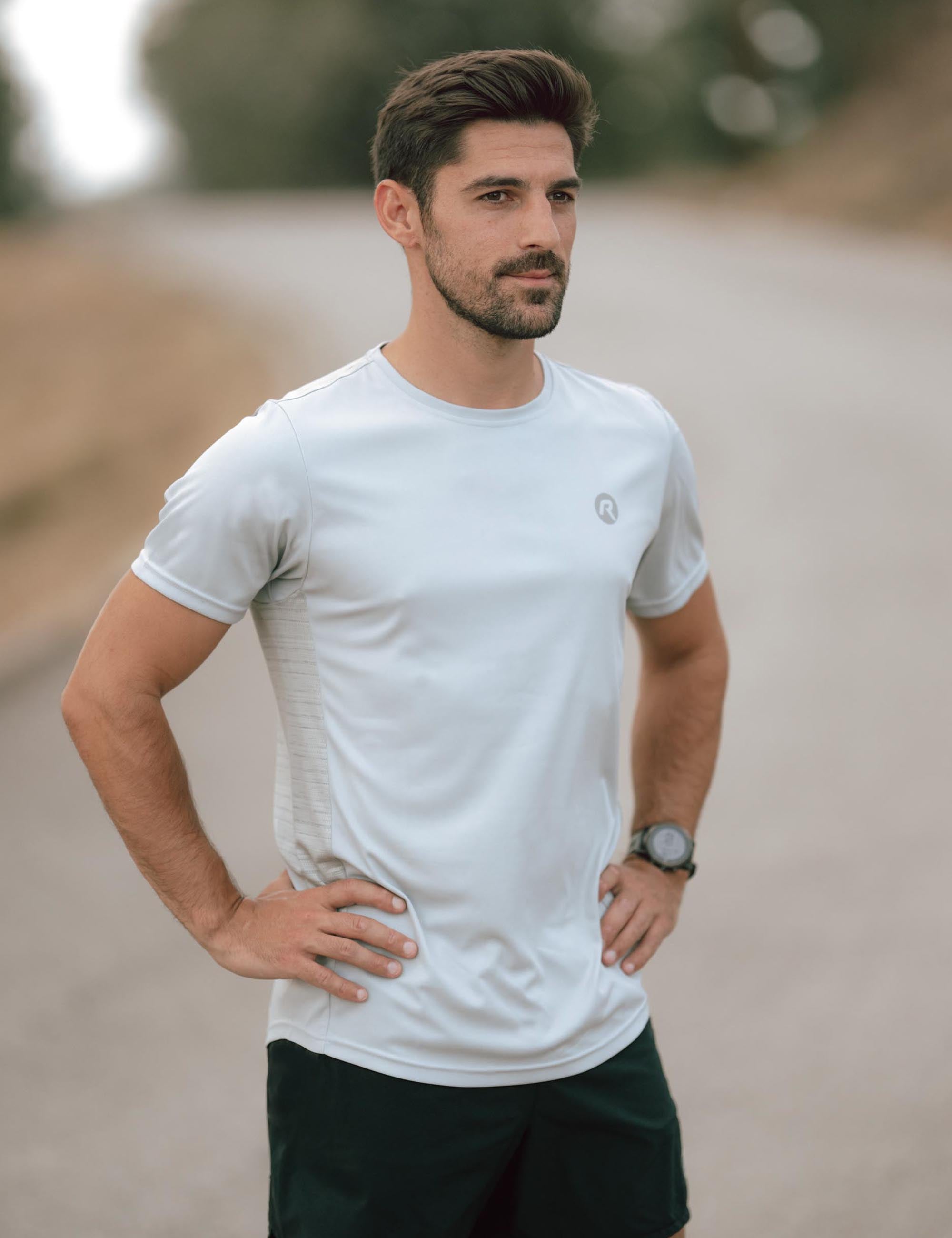 Rogelli Core hardloopshirt voor heren in lichtgrijs.