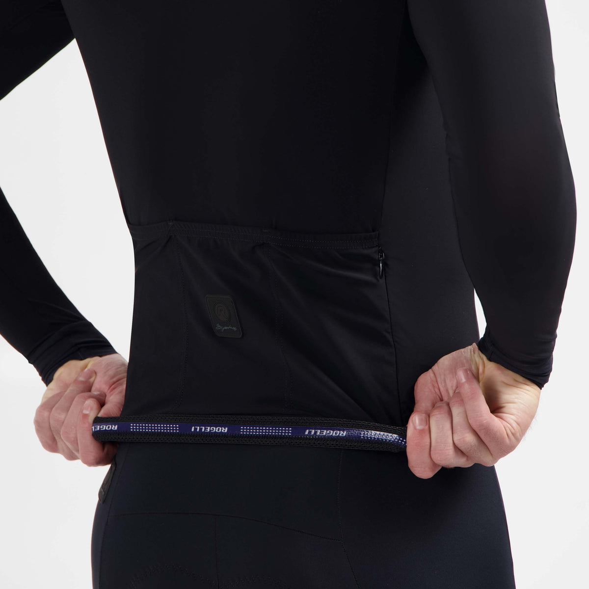 Detail van Rogelli Signature Light fietsshirt heren zwart achterkant.
