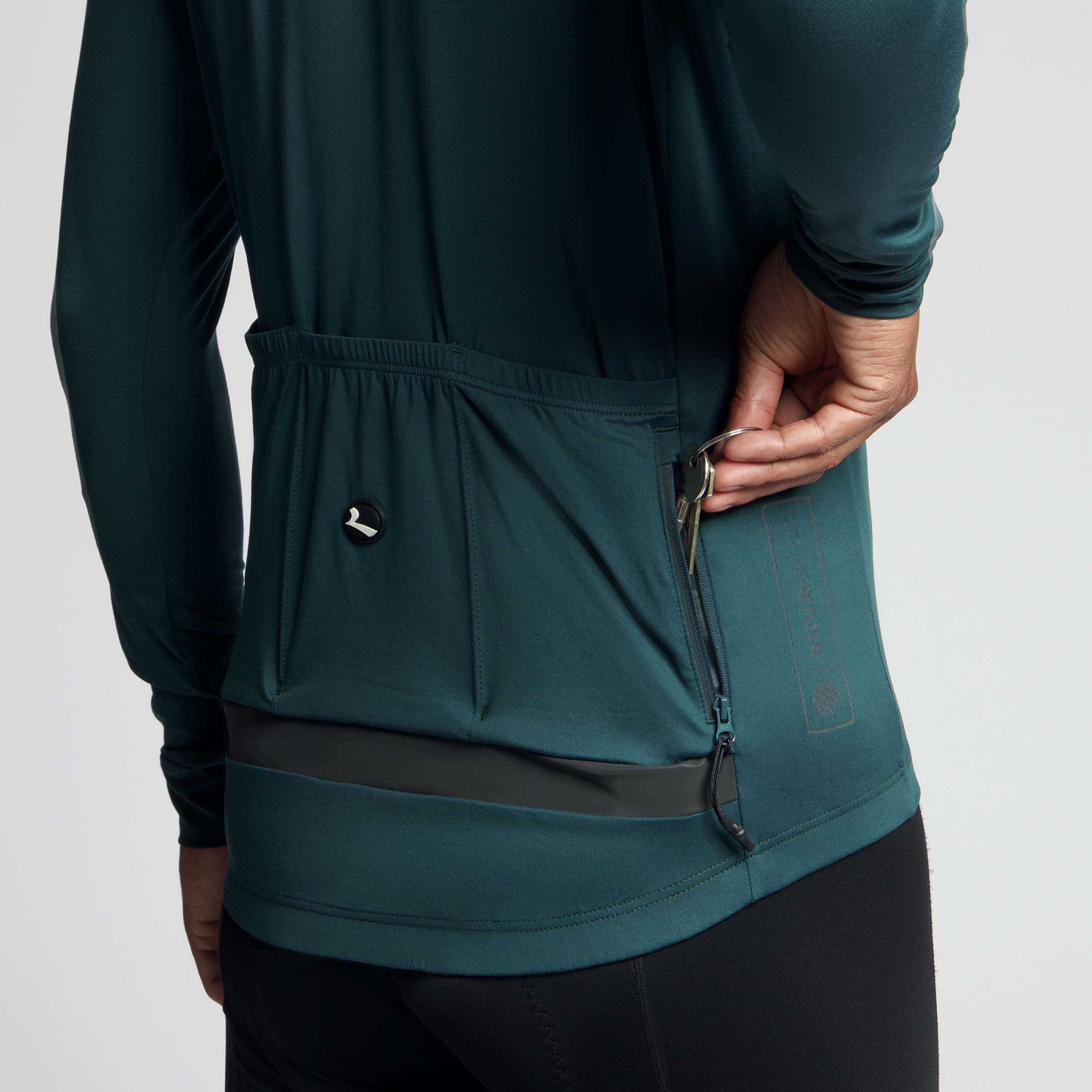 Detail van Rogelli Essential light fietsshirt blauw heren achterzak.