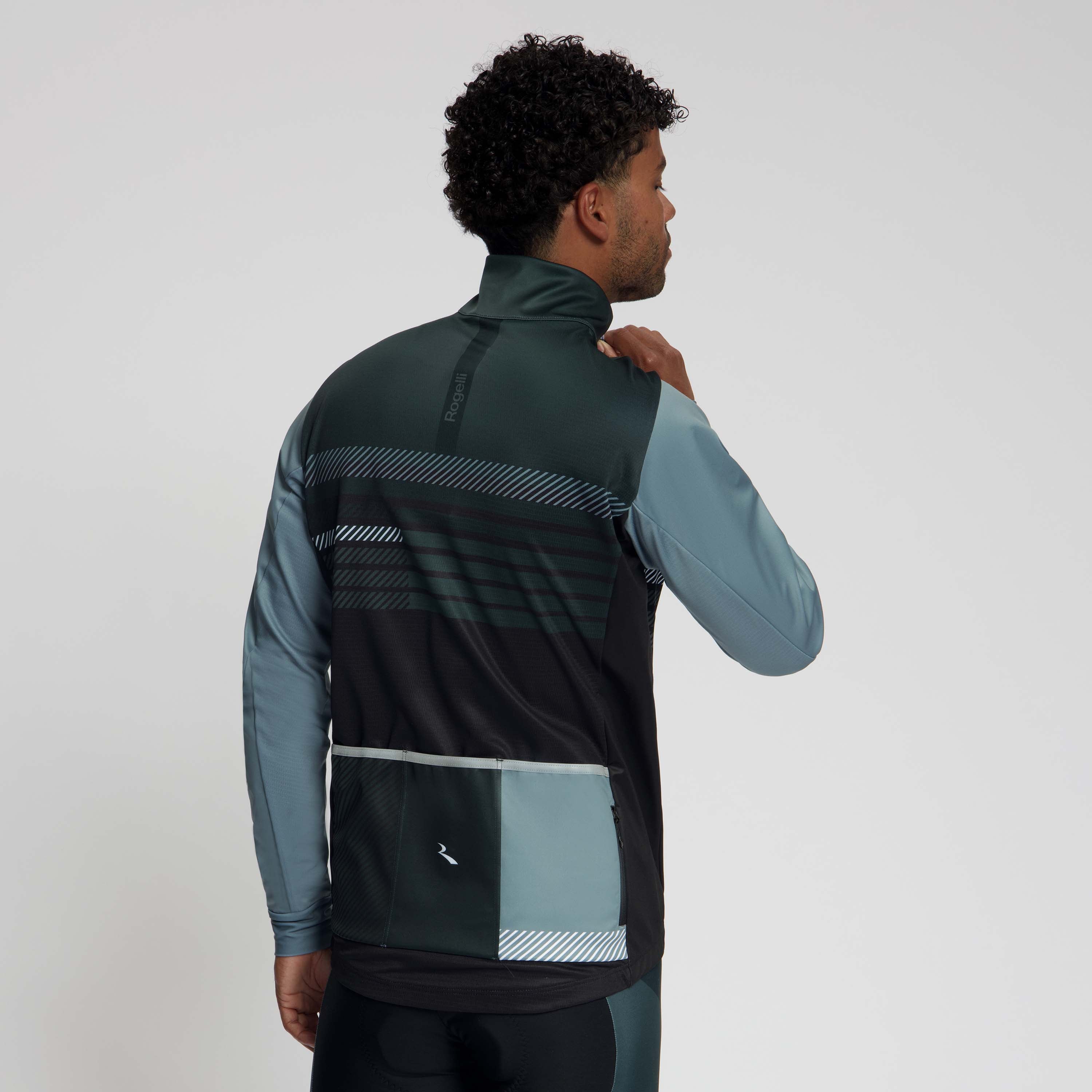 Rogelli Stryde winter fietsjack heren zwart/grijs/blauw gedragen achterkant.