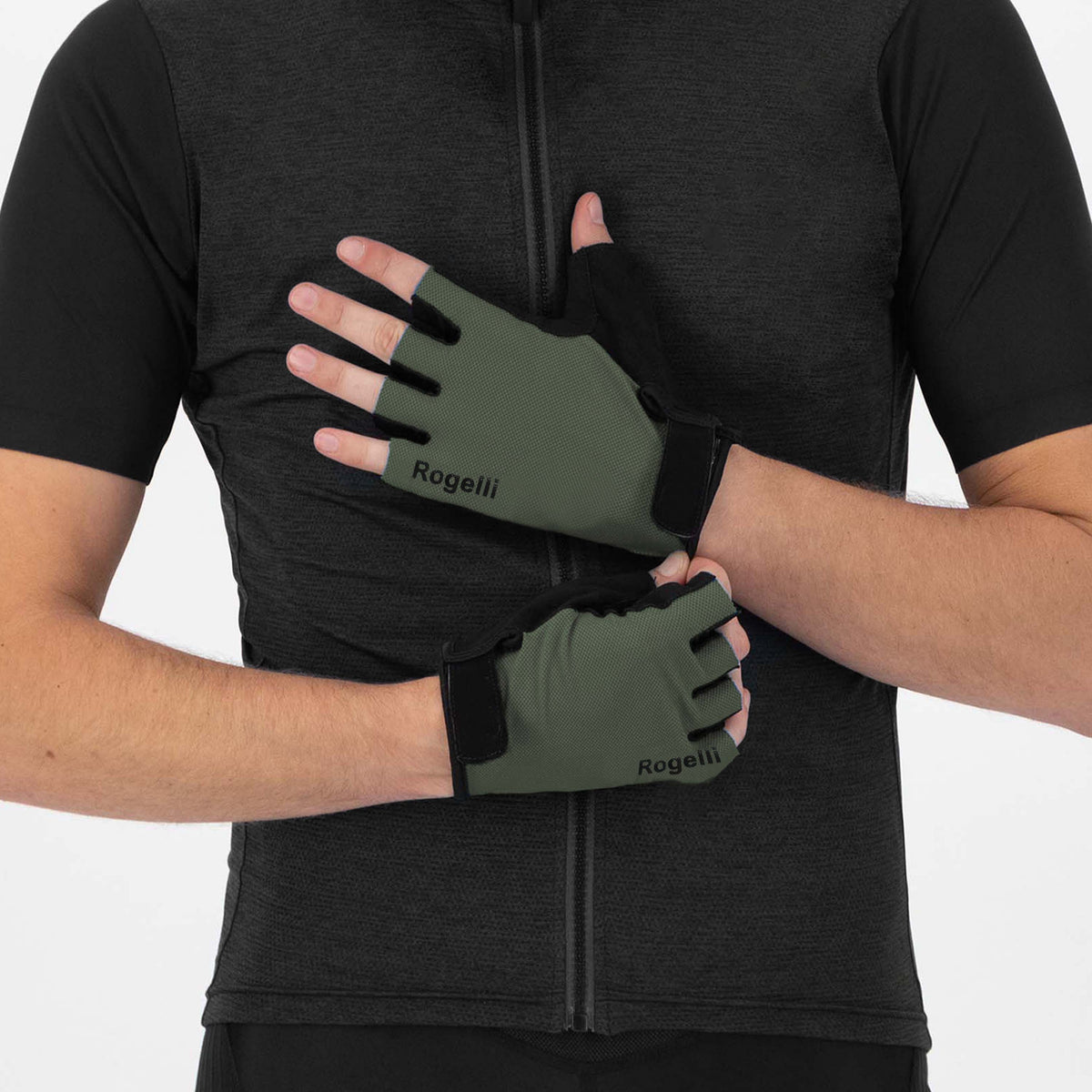 Rogelli Core fietshandschoenen heren groen gedragen voorkant.