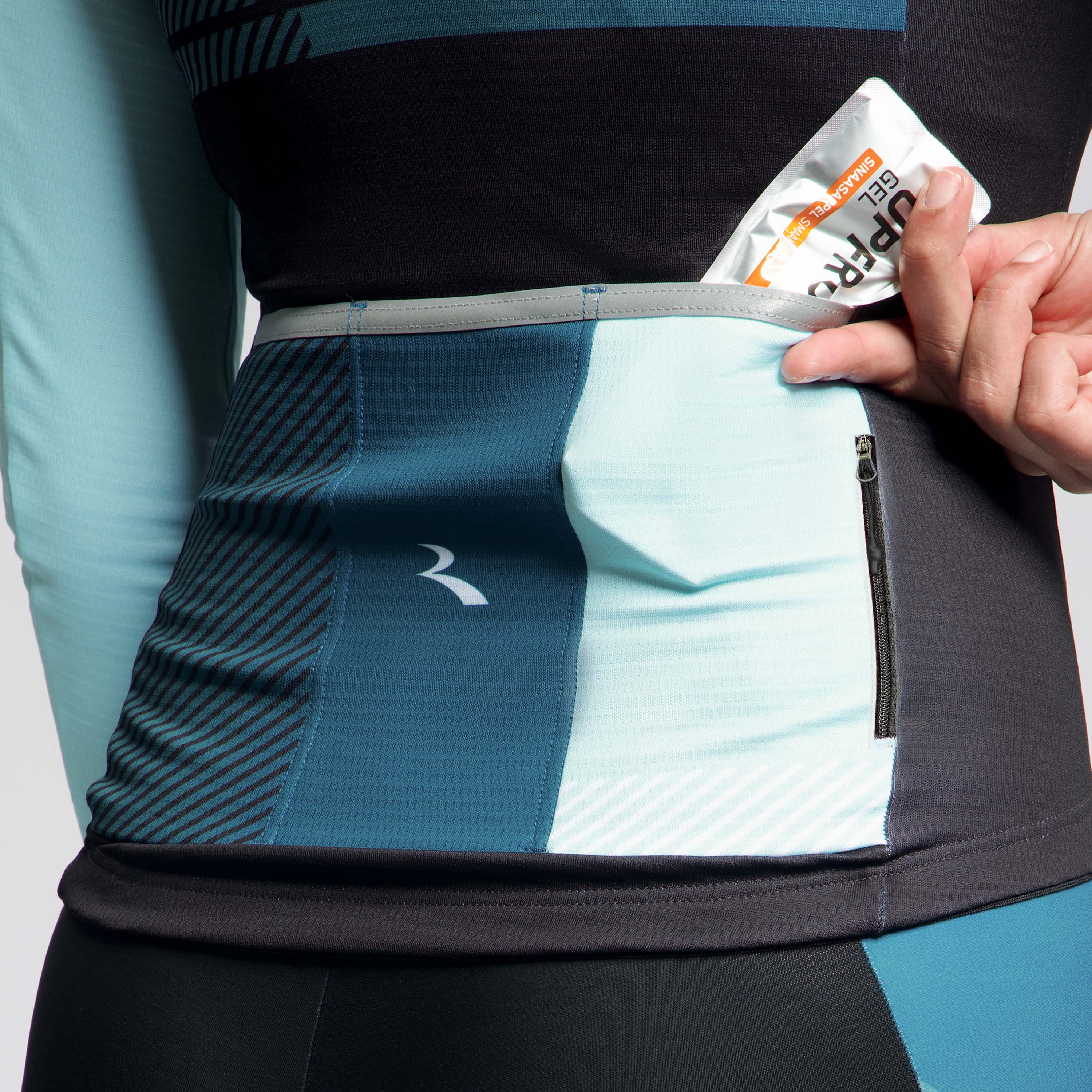 Detail van Rogelli Stryde fietsshirt L/S dames blauw/lichtblauw achterkant.