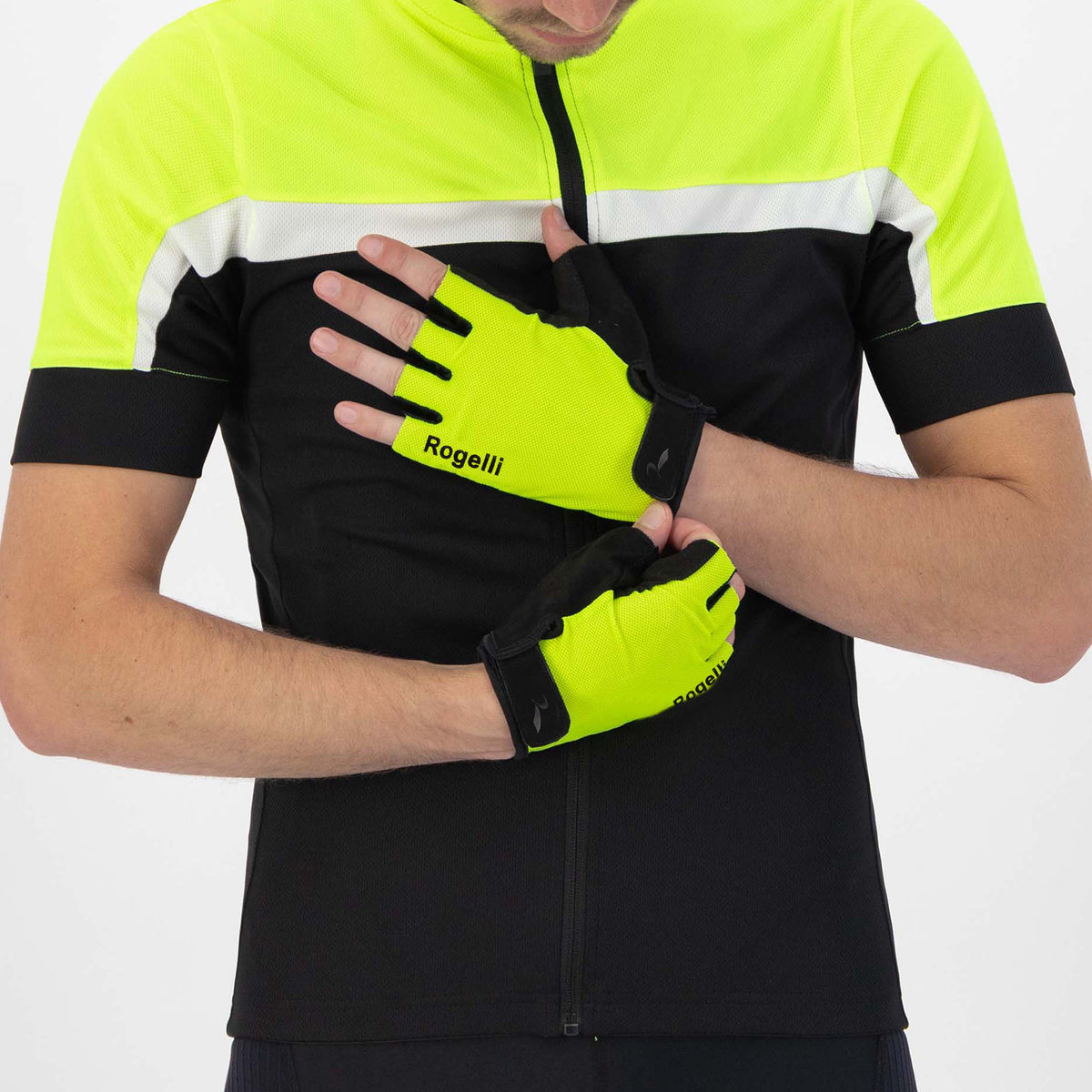 Rogelli Core fietshandschoenen heren fluor gedragen voorkant.