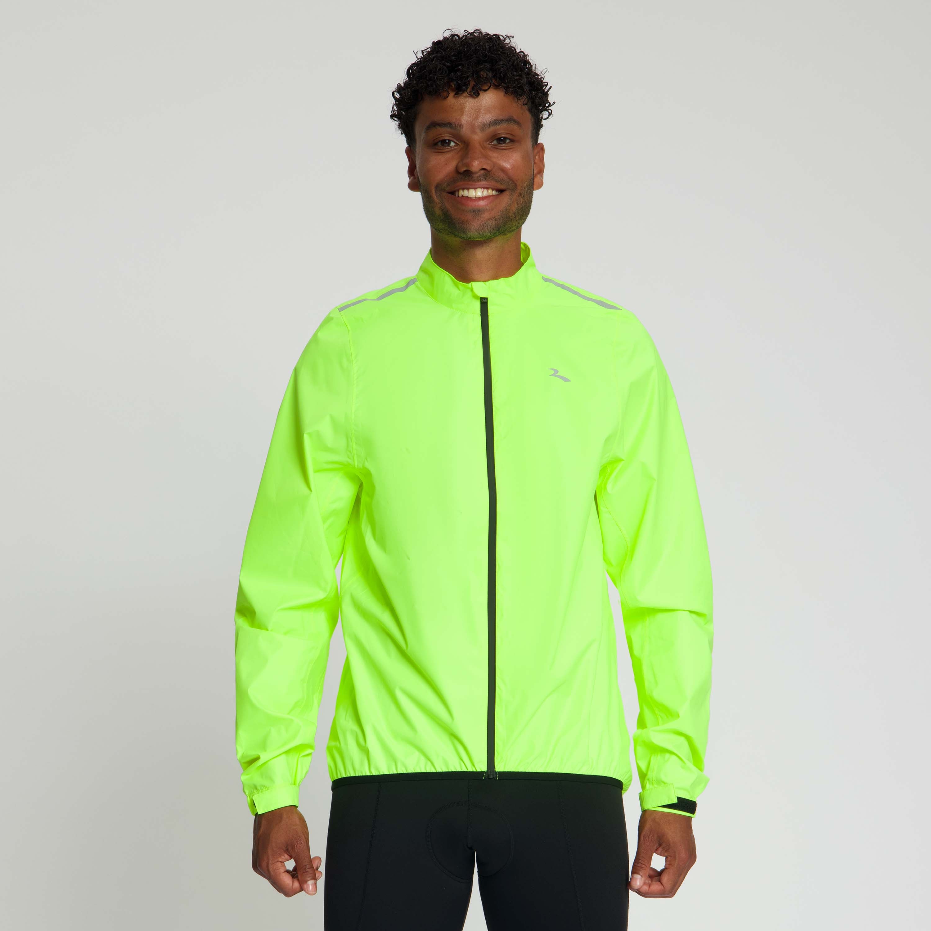 Rogelli Core regenjack heren fluor gedragen voorkant.