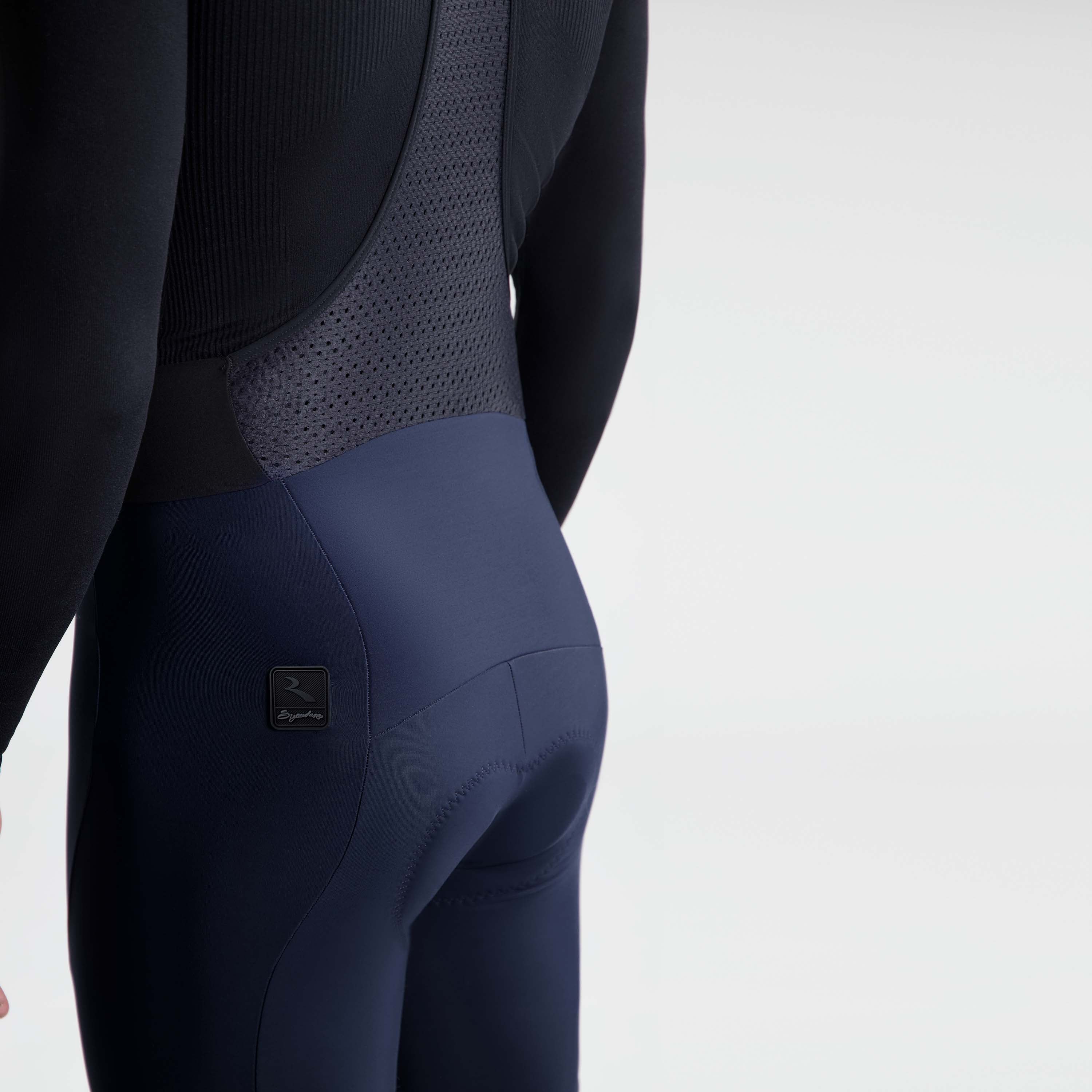 Detail van Rogelli Signature lange fietsbroek heren blauw achterkant.