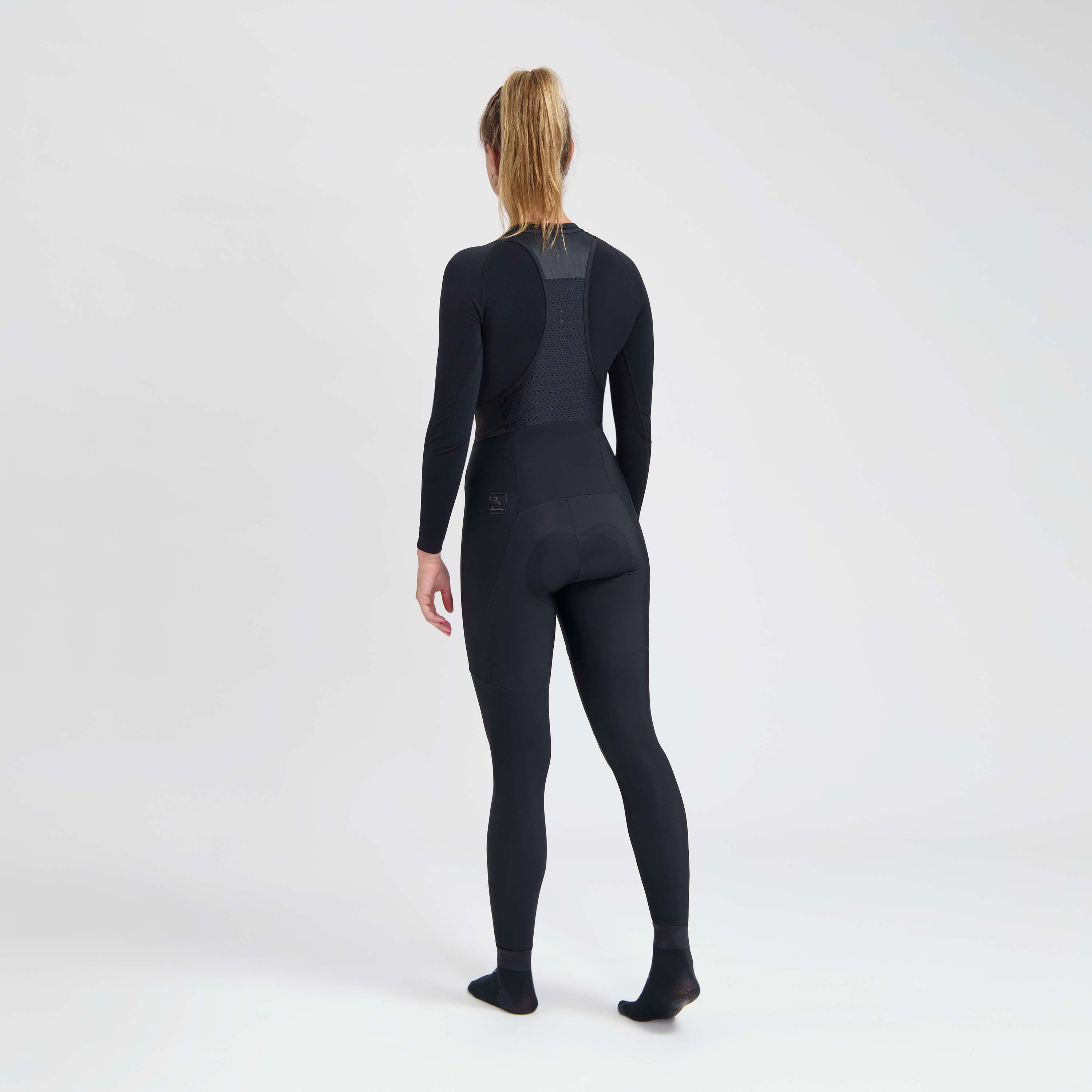 Rogelli Signature lange fietsbroek dames zwart gedragen achterkant.
