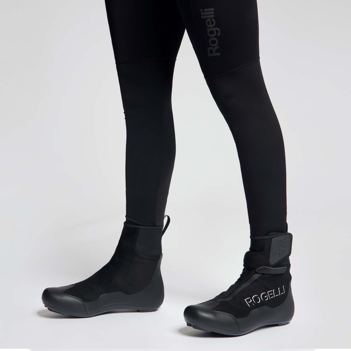 Rogelli Artic fietsschoenen winter zwart wielrennen gedragen detail buitenkant.