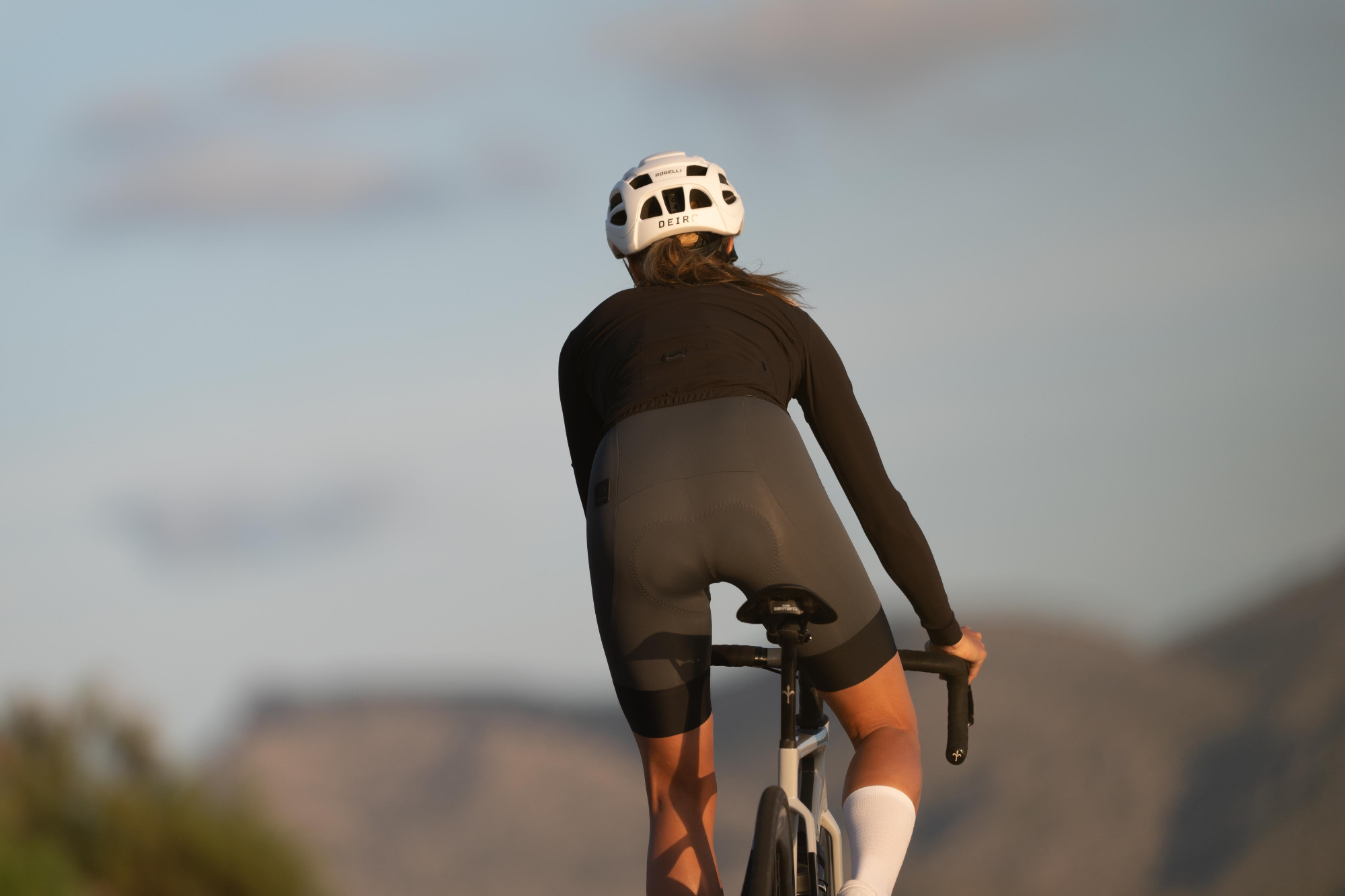 Fietsbroek met zeem tijdens buitenrit, voorbeeld bij FAQ welke zeem het beste past bij jouw fietsbroek.