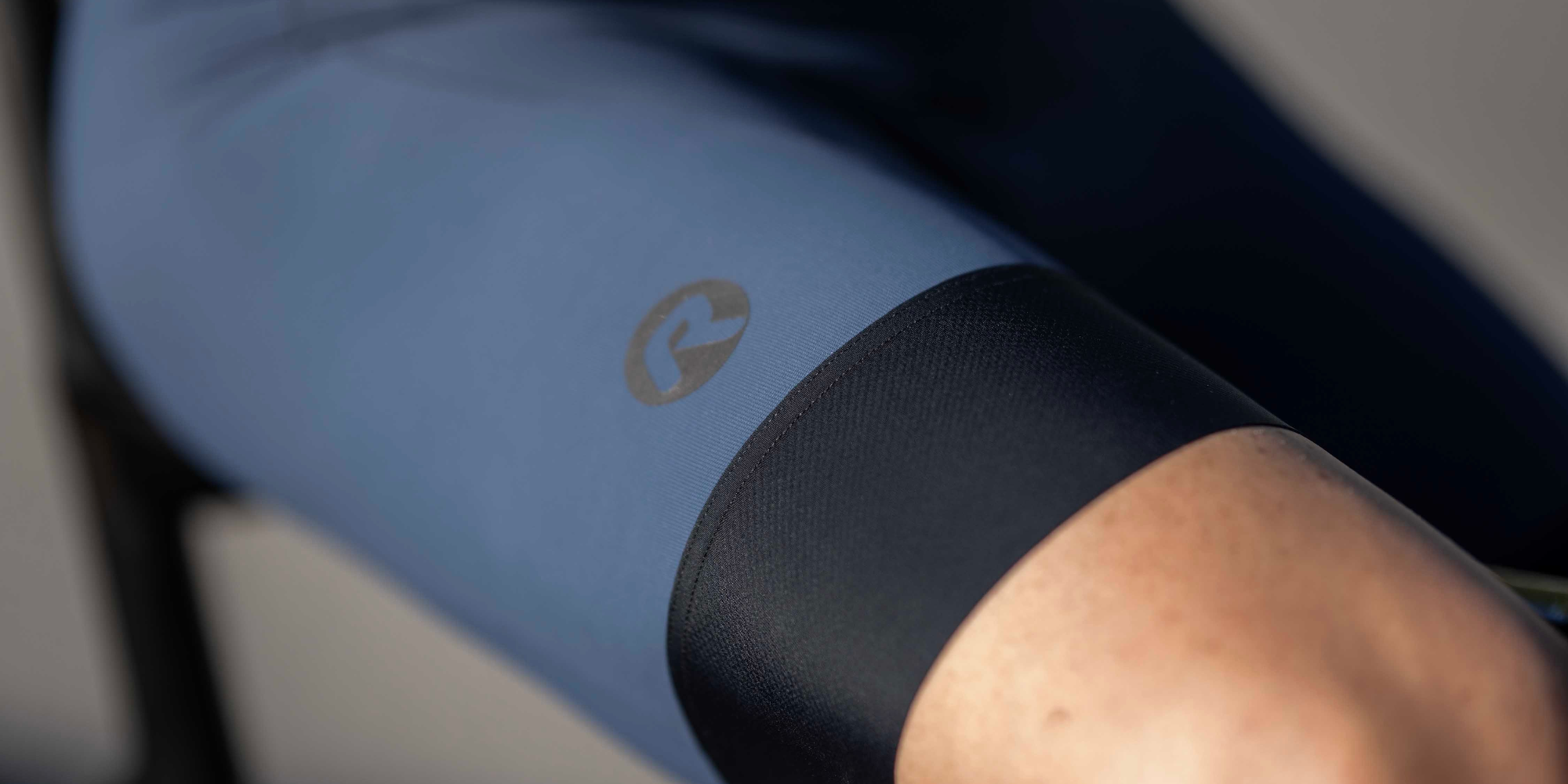 Rogelli fietsbroek wielrennen met comfortabele pasvorm en ondersteuning.