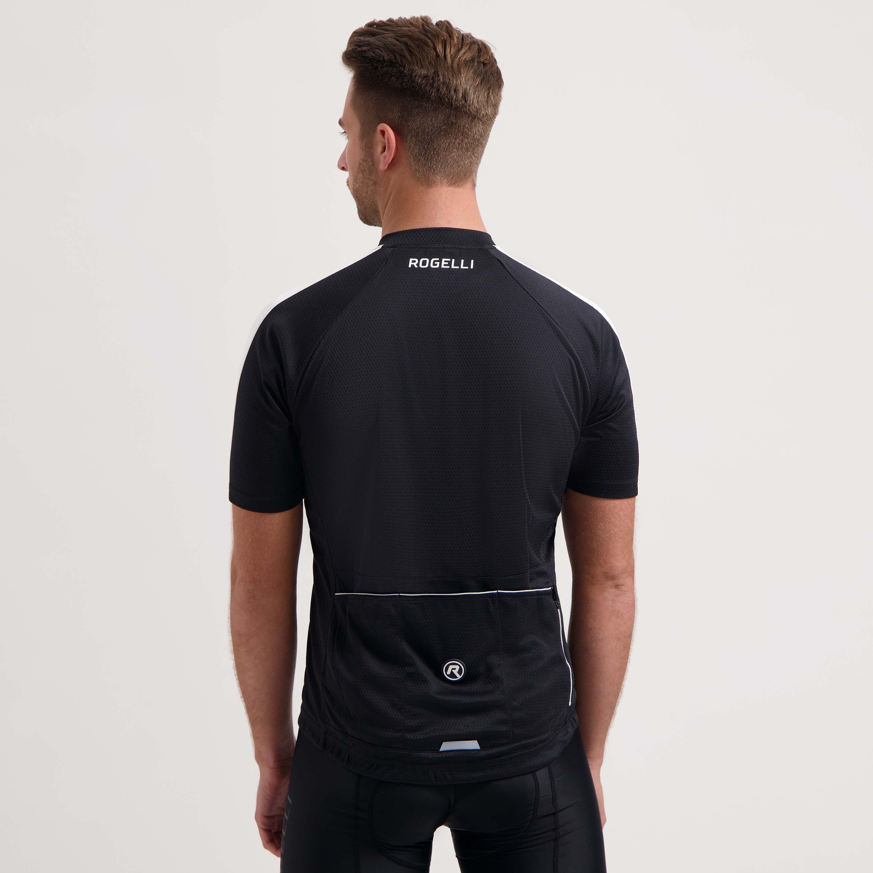 Rogelli Explore fietsshirt heren zwart korte mouw gedragen achterkant.