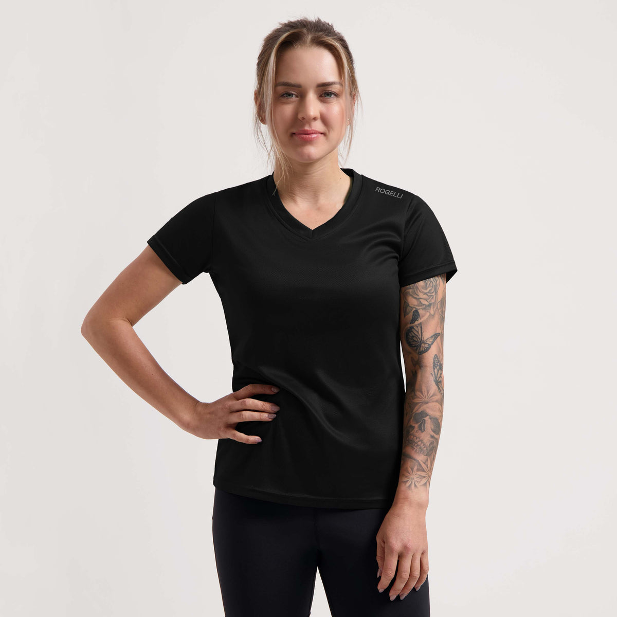 Rogelli Promo shirt korte mouw dames zwart gedragen voorkant.