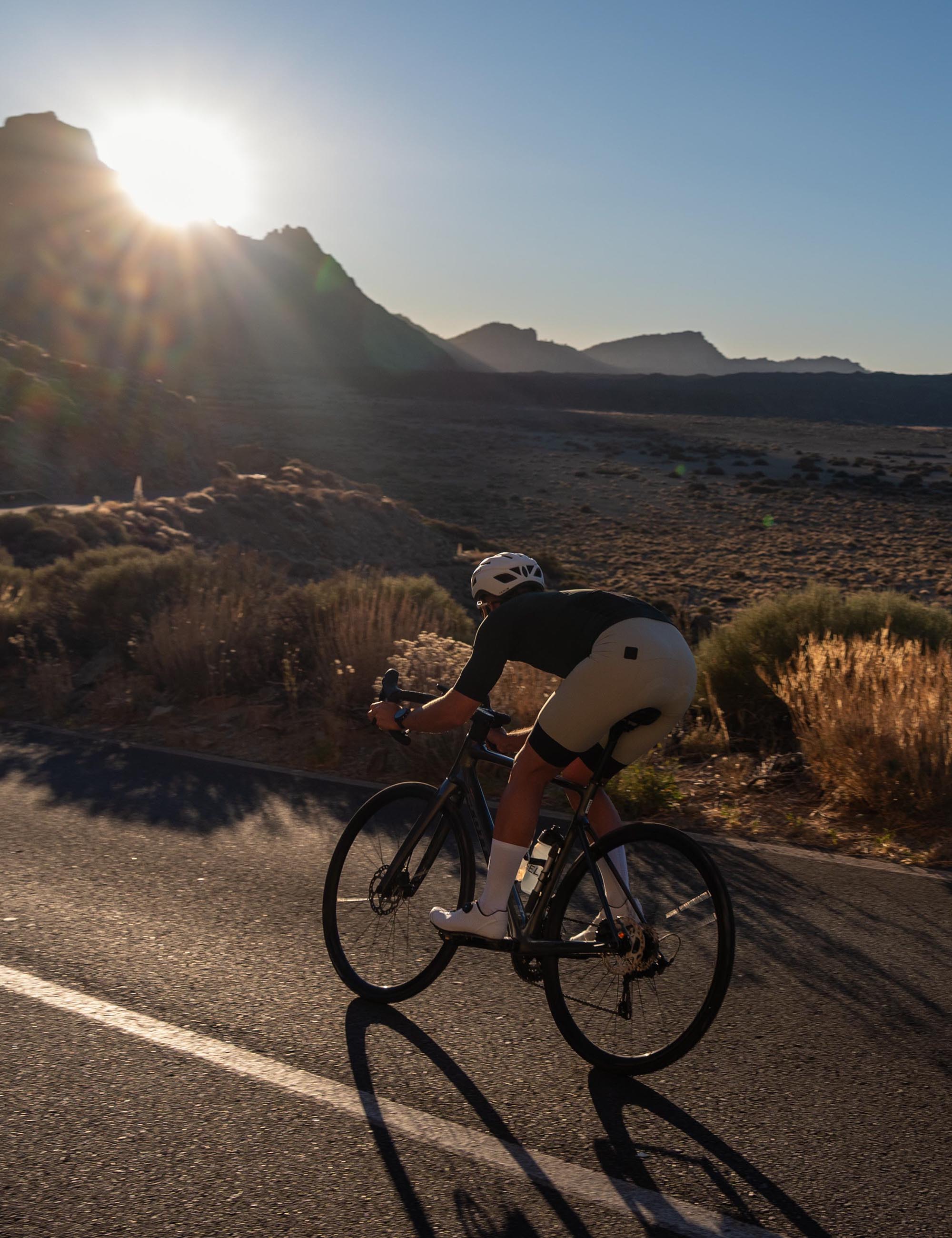 Heren fietsbroek met aansluitende fit, geschikt voor combinatie met diverse fietsshirts