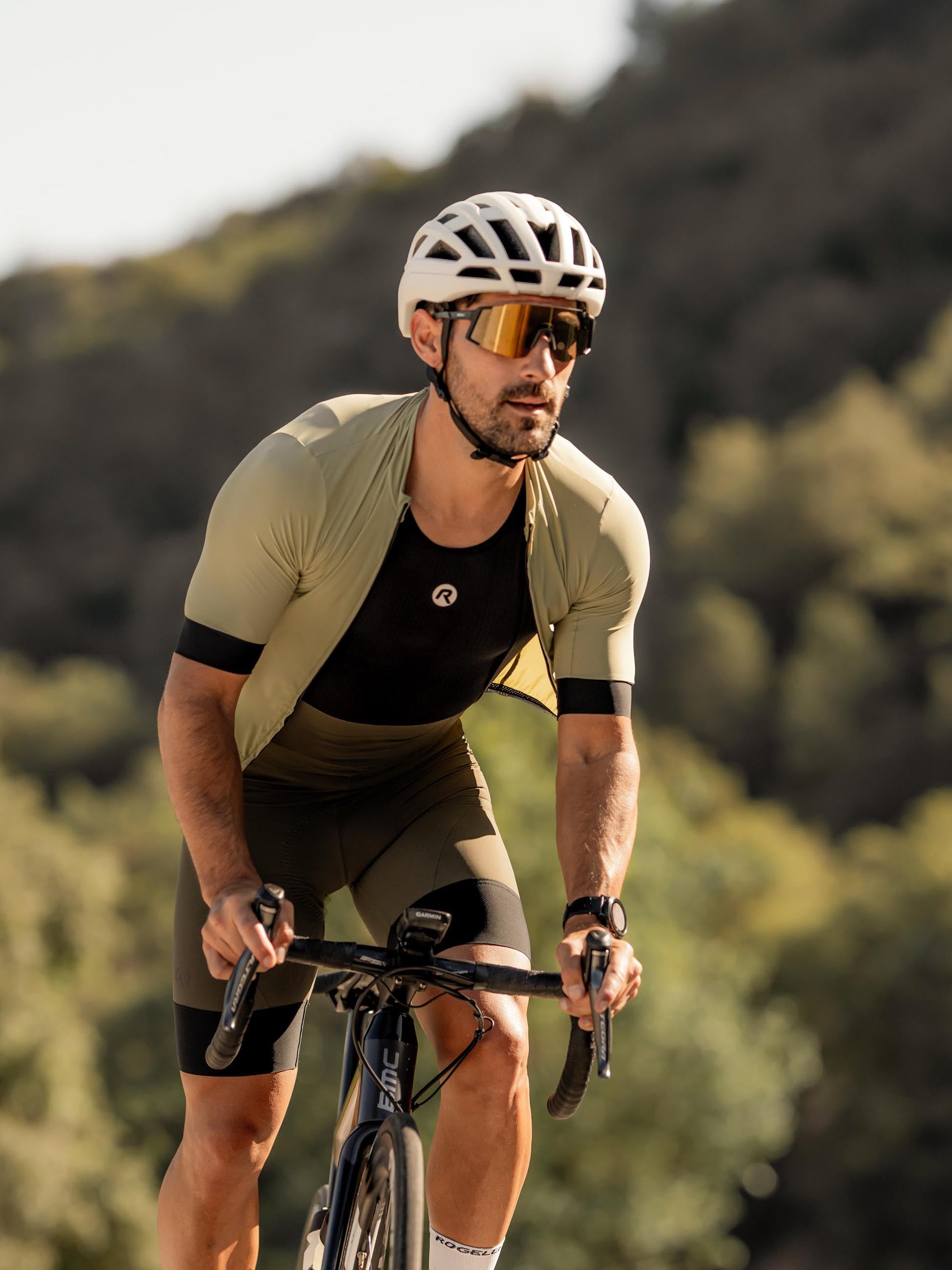 Deze Signature-fietsset voor heren combineert comfort en een frisse, verzorgde look.