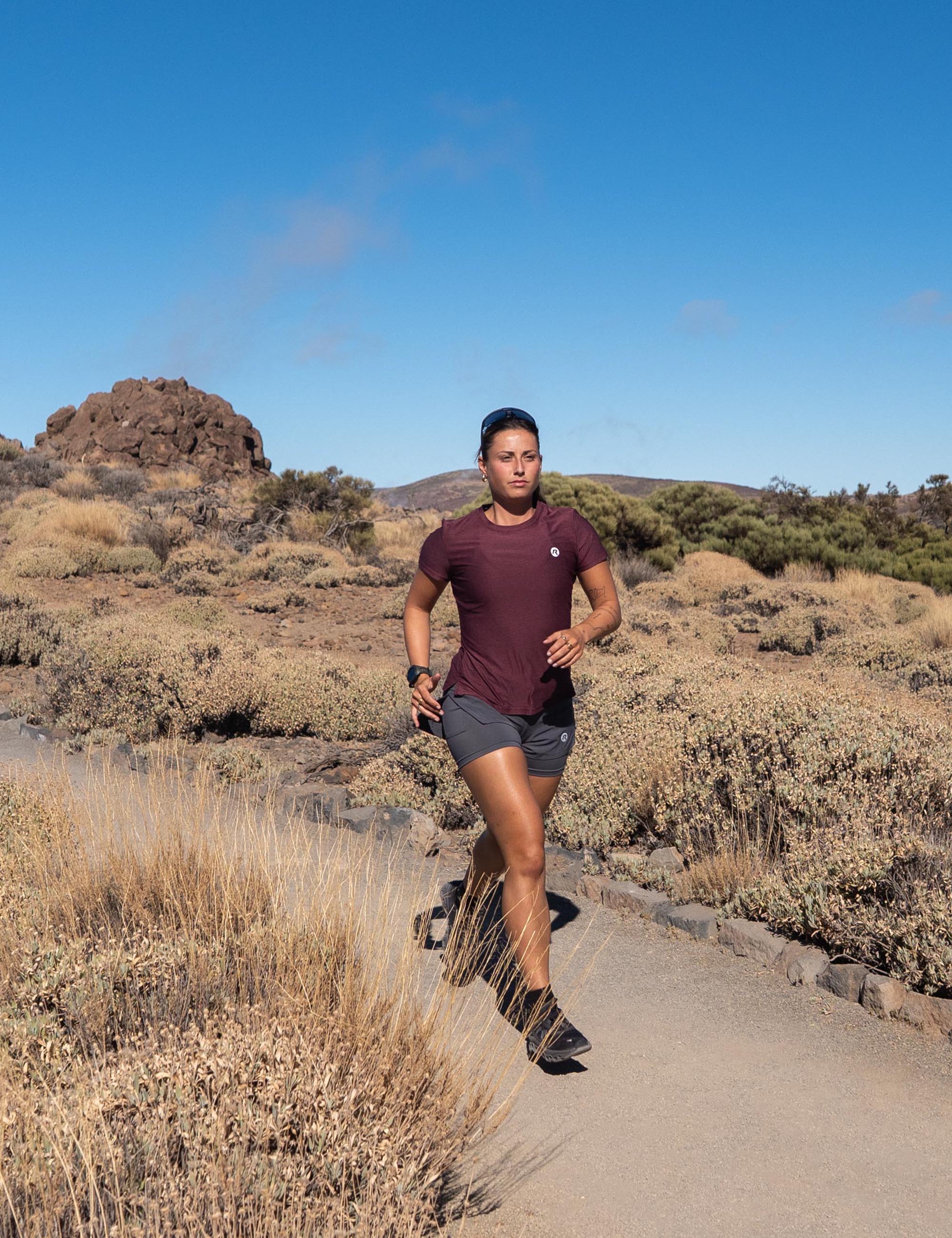 Ga vol energie op pad met deze complete hardloopset voor dames.