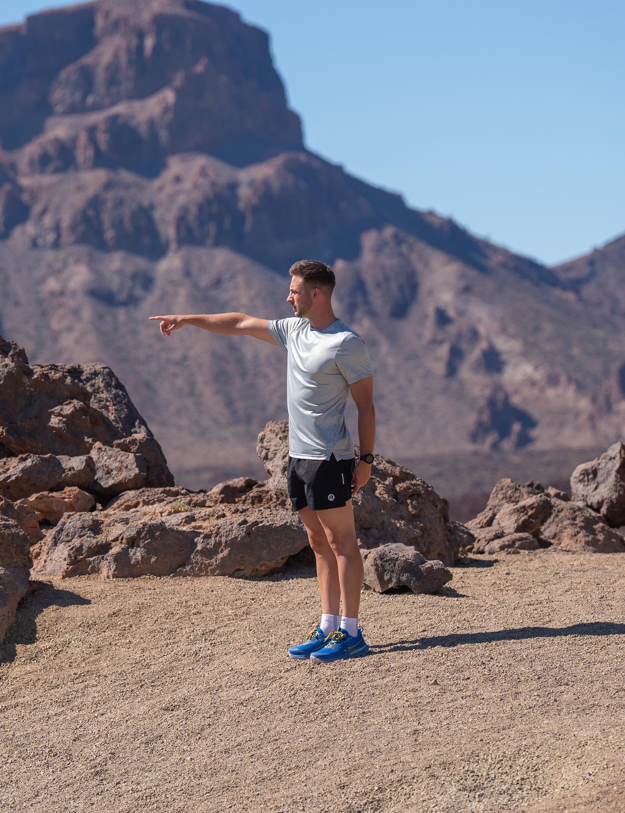 Ervaar comfort en een krachtige uitstraling met deze complete hardloopoutfit.