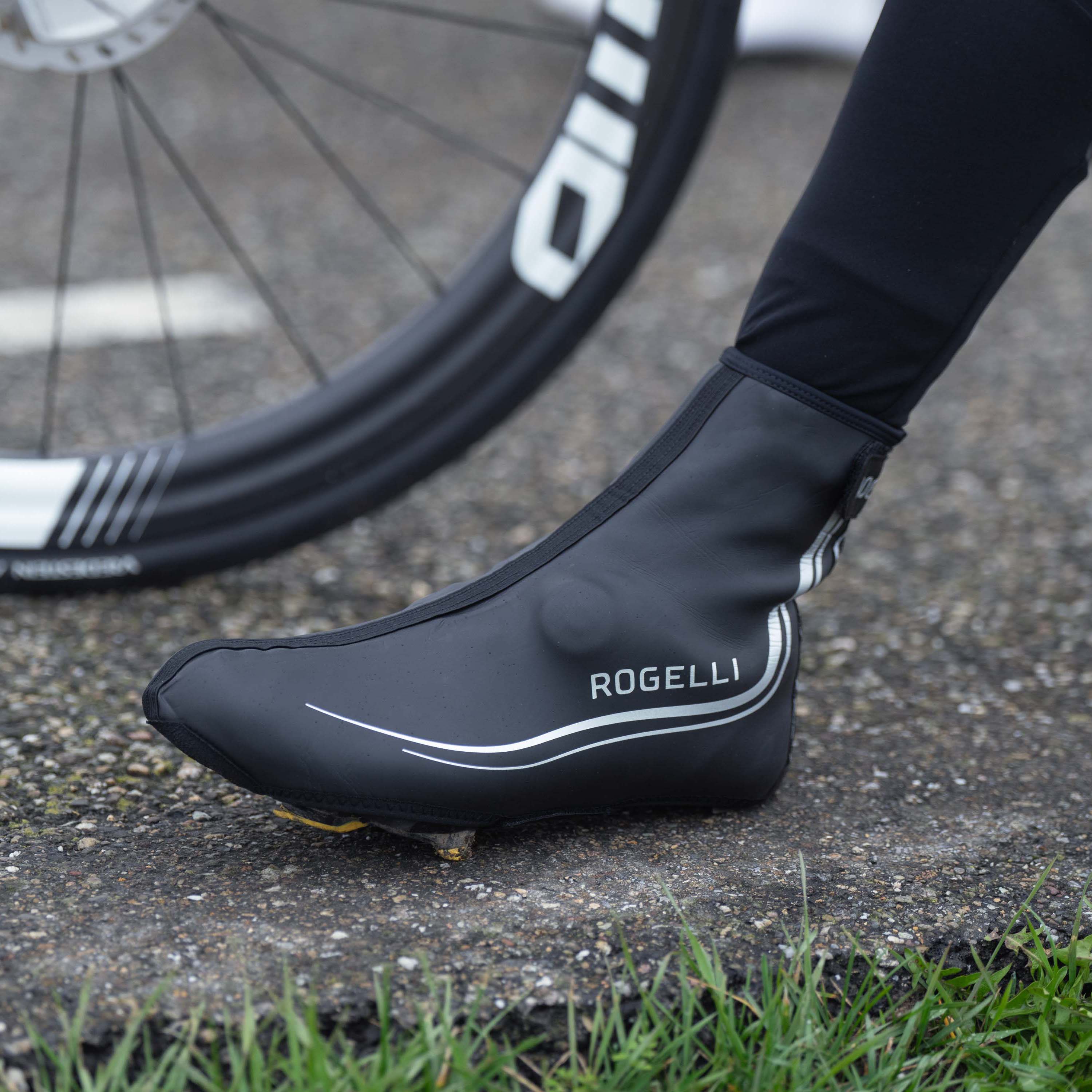 Foto van een overschoen als kleine afbeelding voor de waarom overschoenen dragen guide.