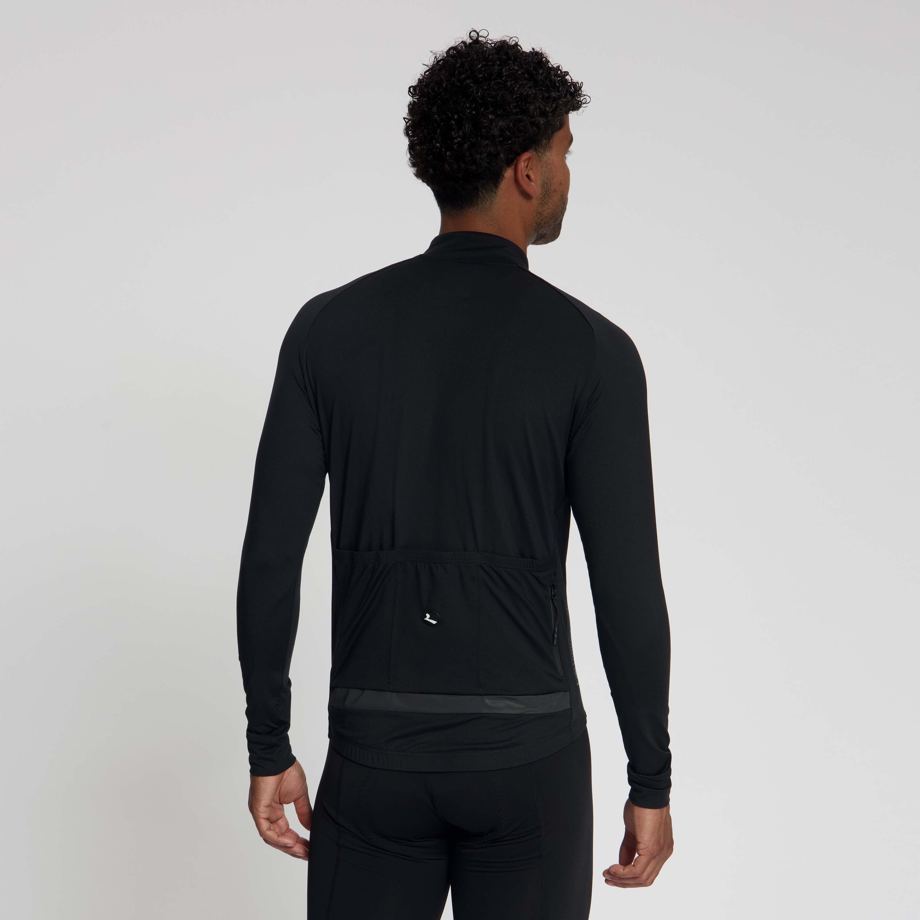 Rogelli Essential light fietsshirt zwart heren gedragen achterkant.