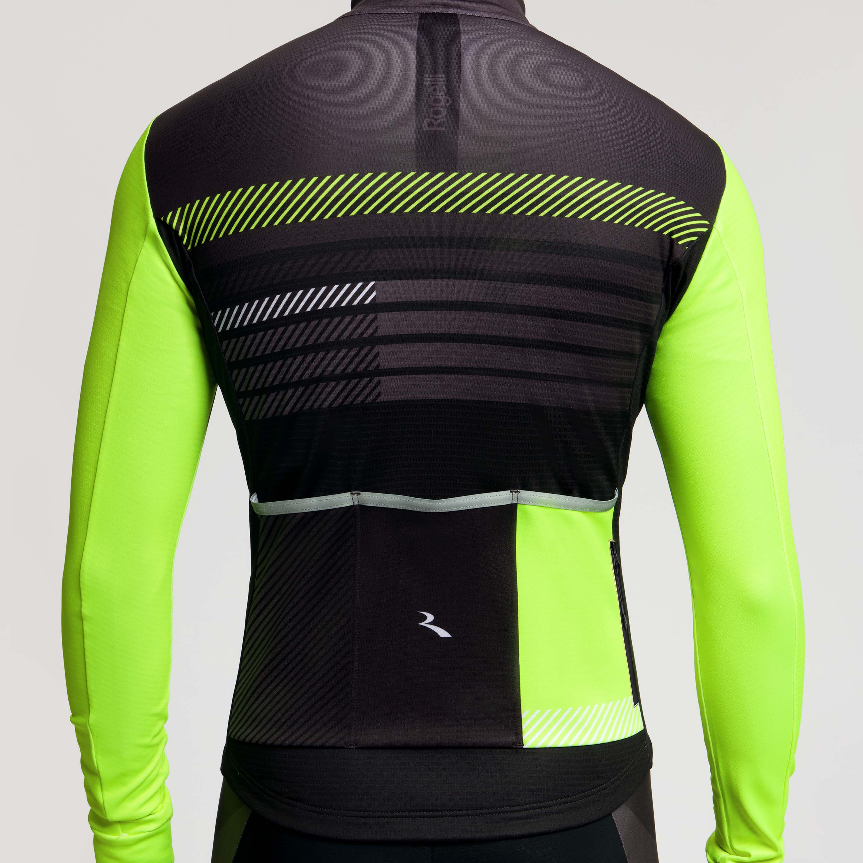 Detail van Rogelli Stryde fietsshirt L/S heren zwart/grijs/fluor achterkant.