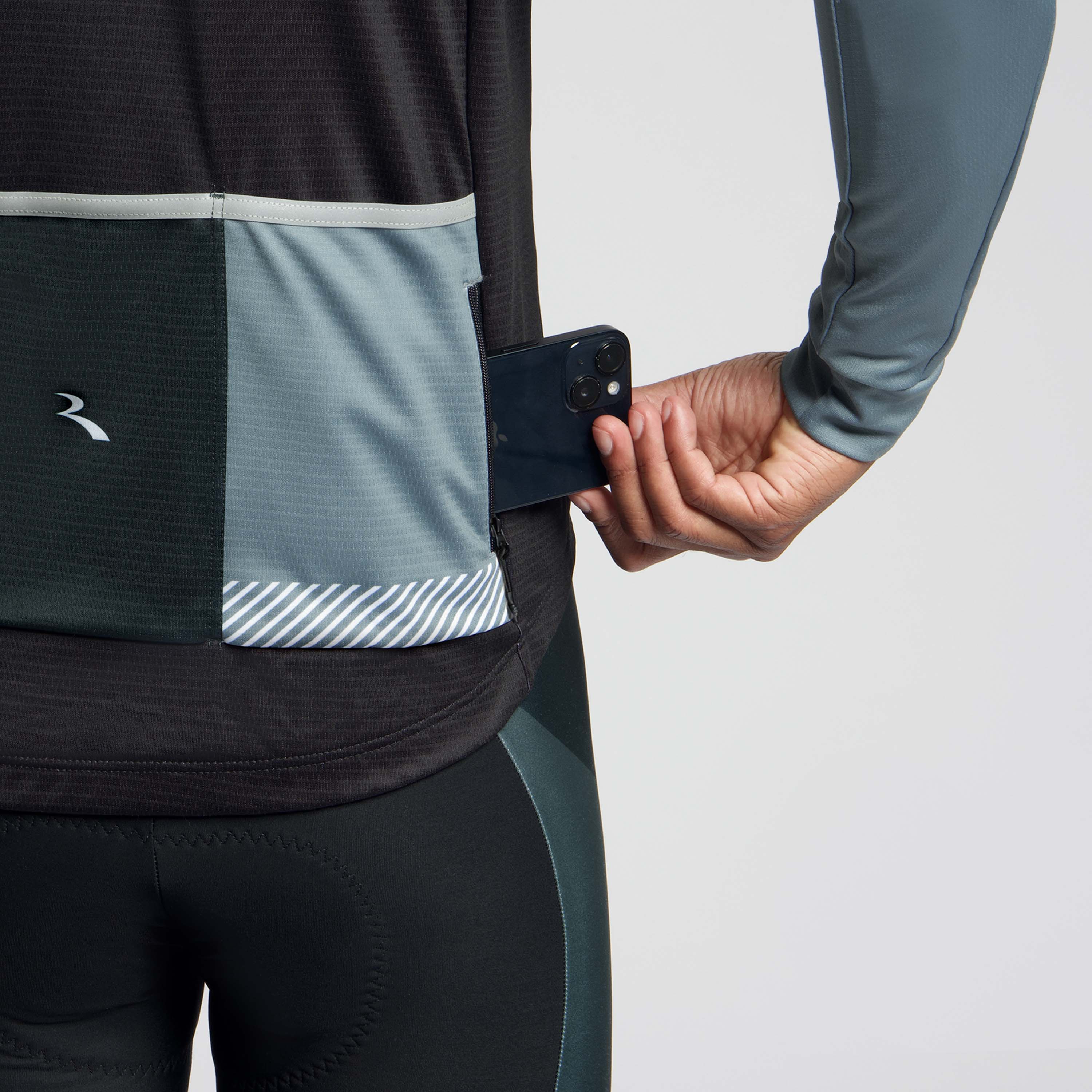 Detail van Rogelli Stryde fietsshirt L/S heren zwart/grijs/fluor achterkant.