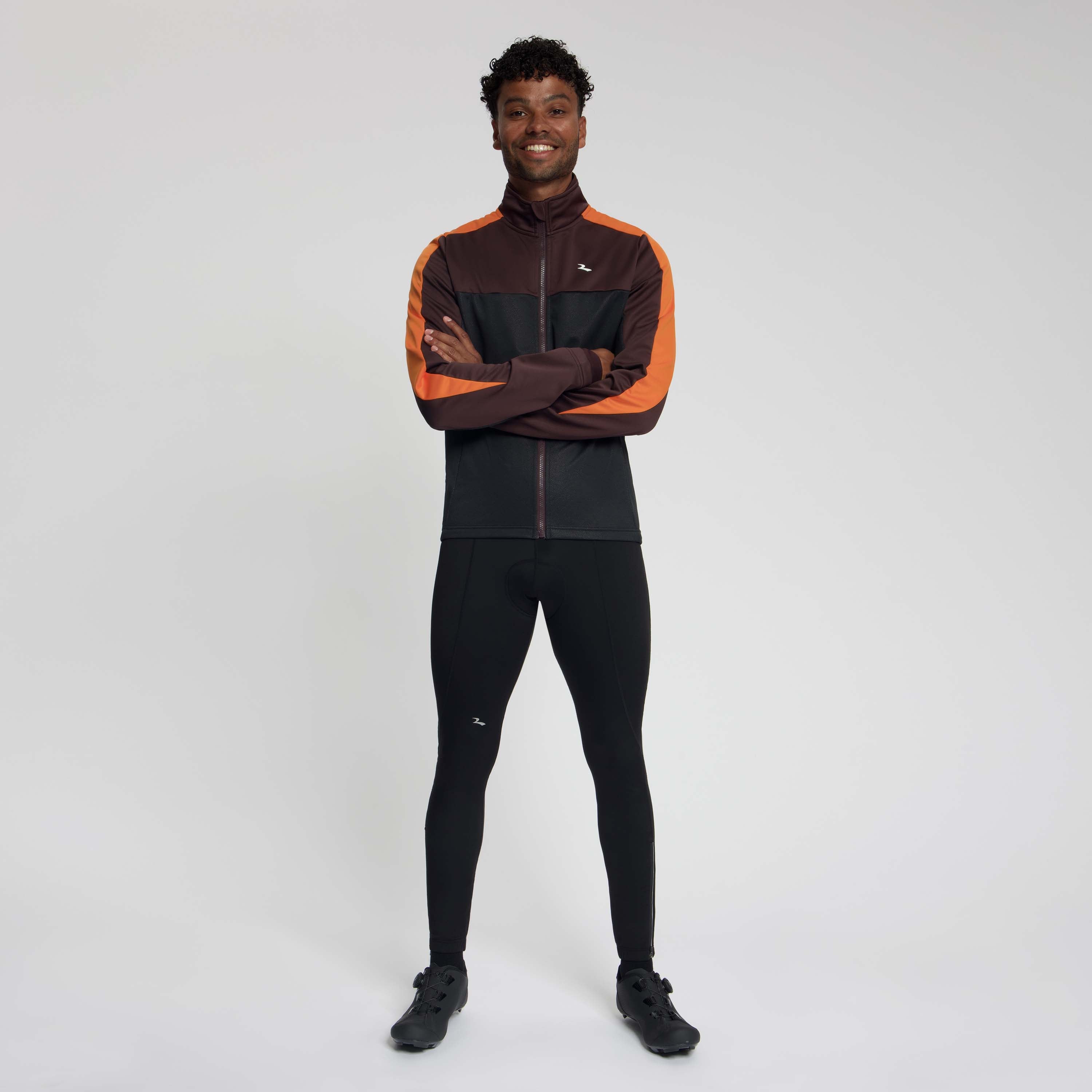 Rogelli Freeze winter fietsjack heren zwart/bordeaux/oranje gedragen totaalshot.