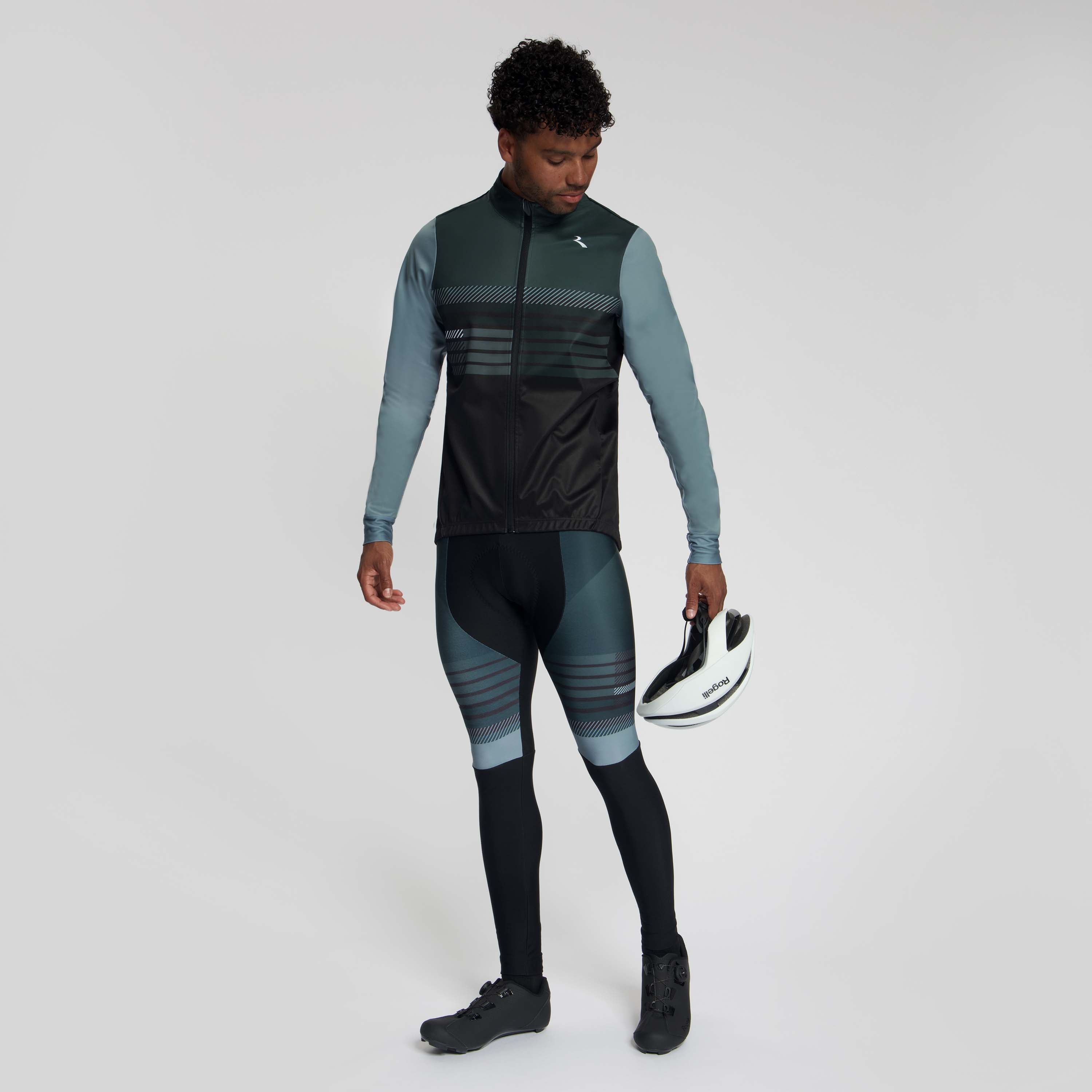 Rogelli Stryde winter fietsjack heren zwart/grijs/blauw gedragen totaalshot.