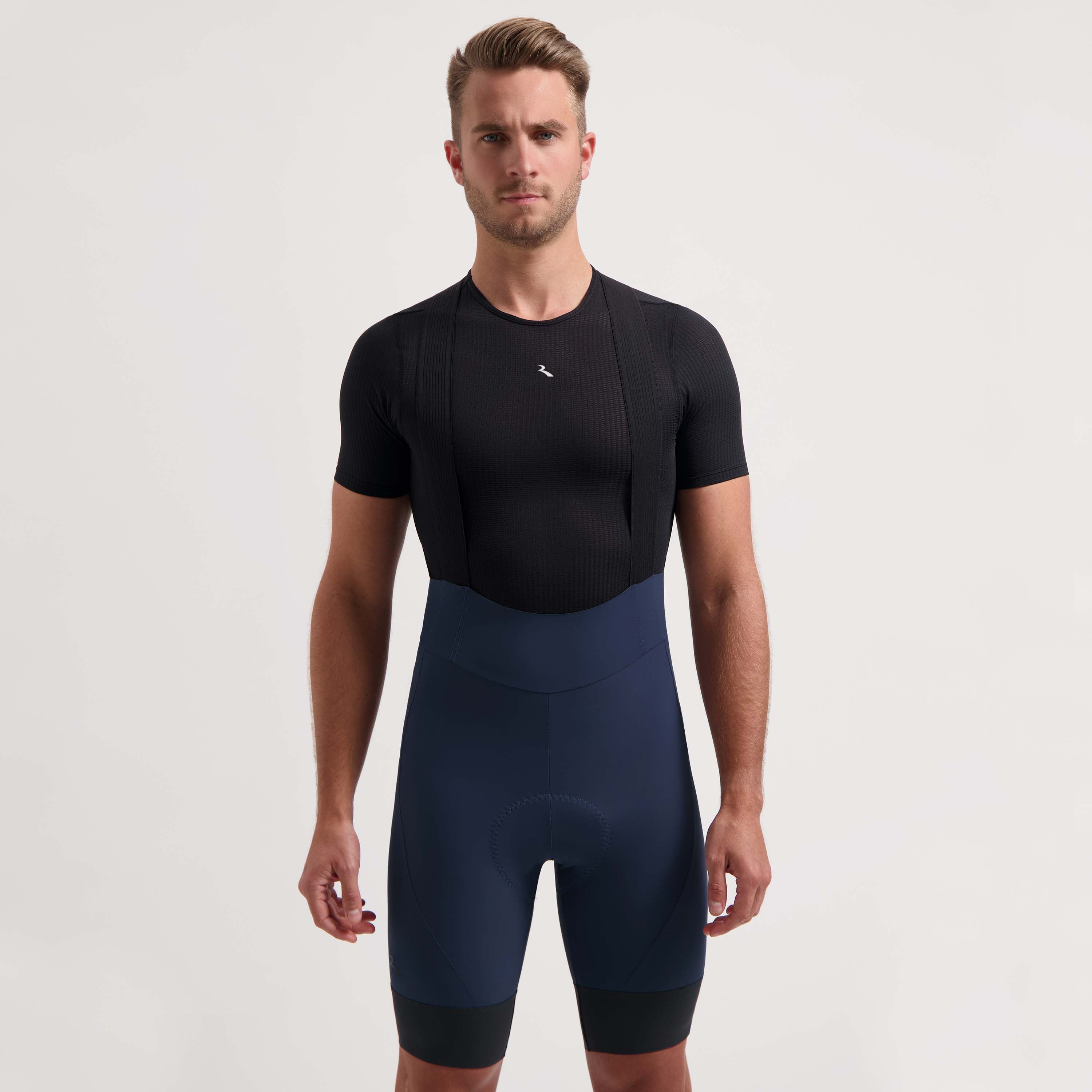 Rogelli Signature korte fietsbroek heren blauw gedragen voorkant.