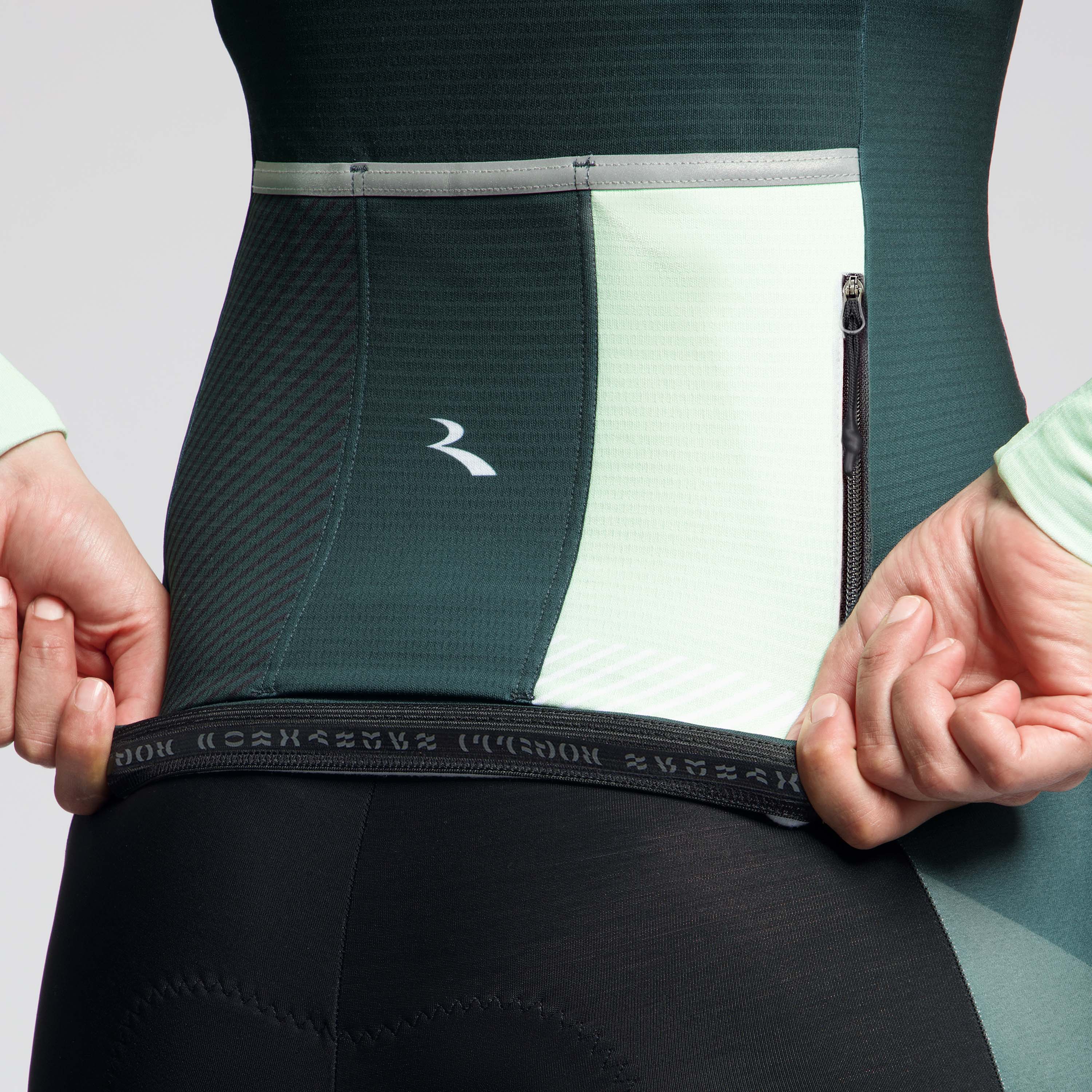 Detail van Rogelli Stryde fietsshirt L/S dames pine/limoen achterkant siliconen.