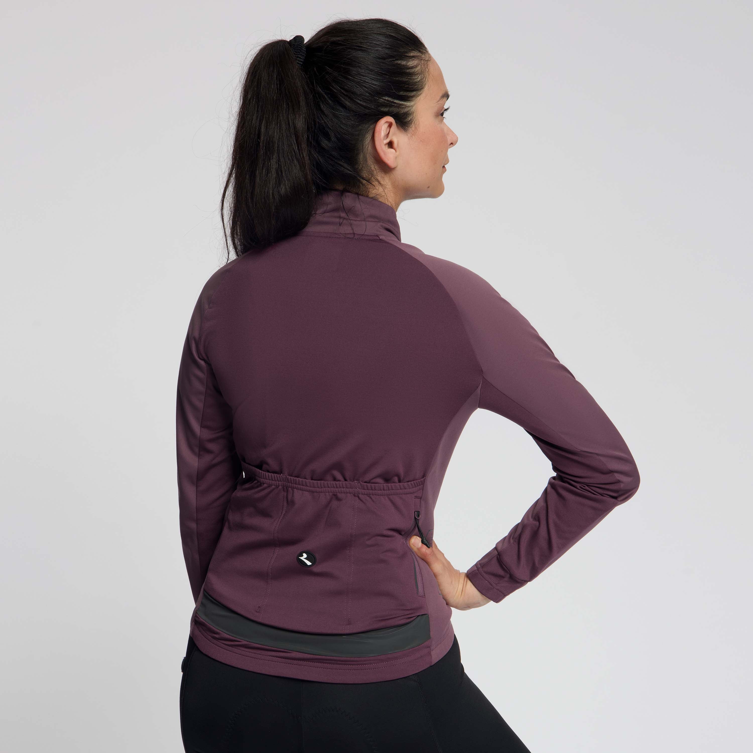 Rogelli Essential II winter fietsjack dames aubergine gedragen achterkant.