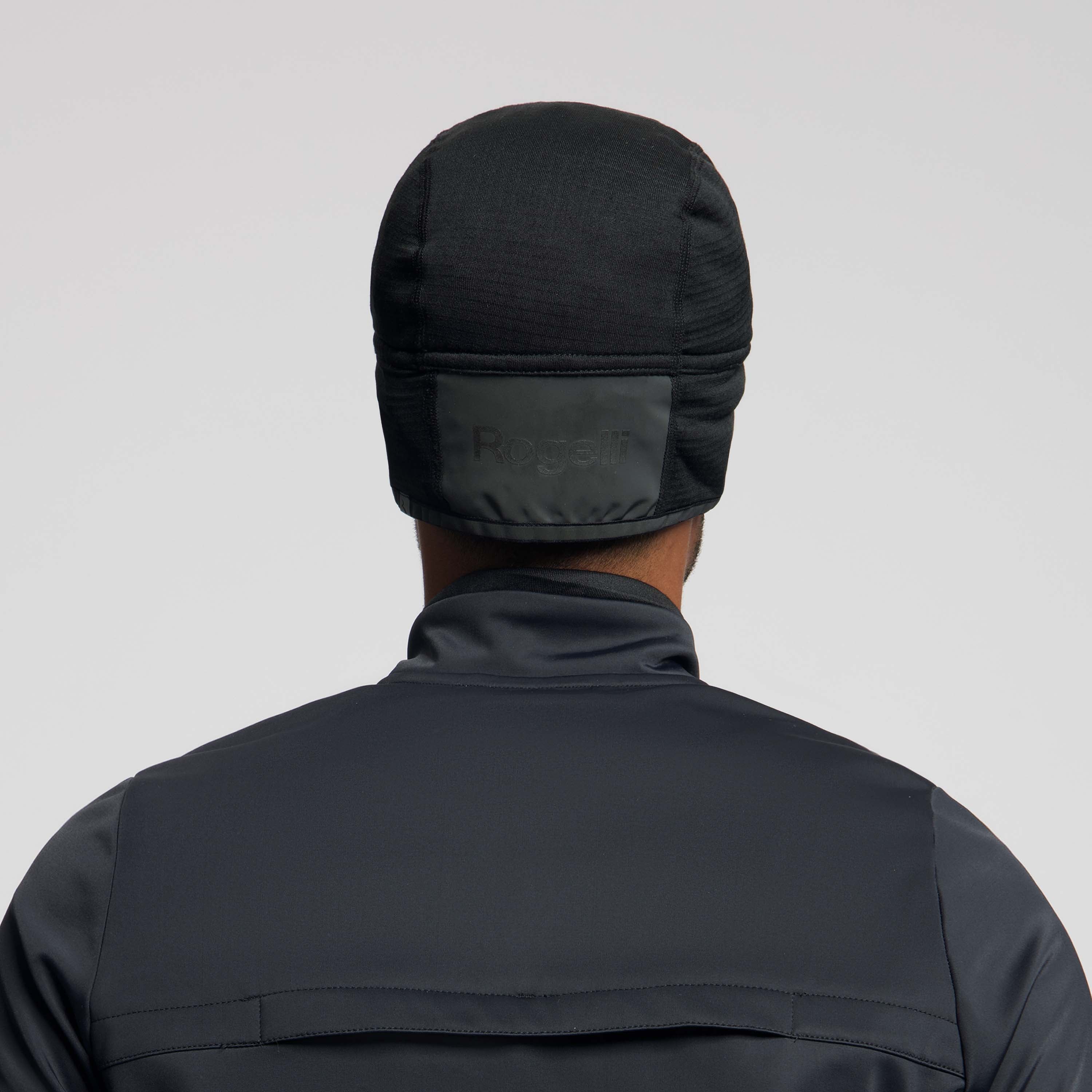 Rogelli Deepwinter onderhelmmuts unisex zwart gedragen achterkant.