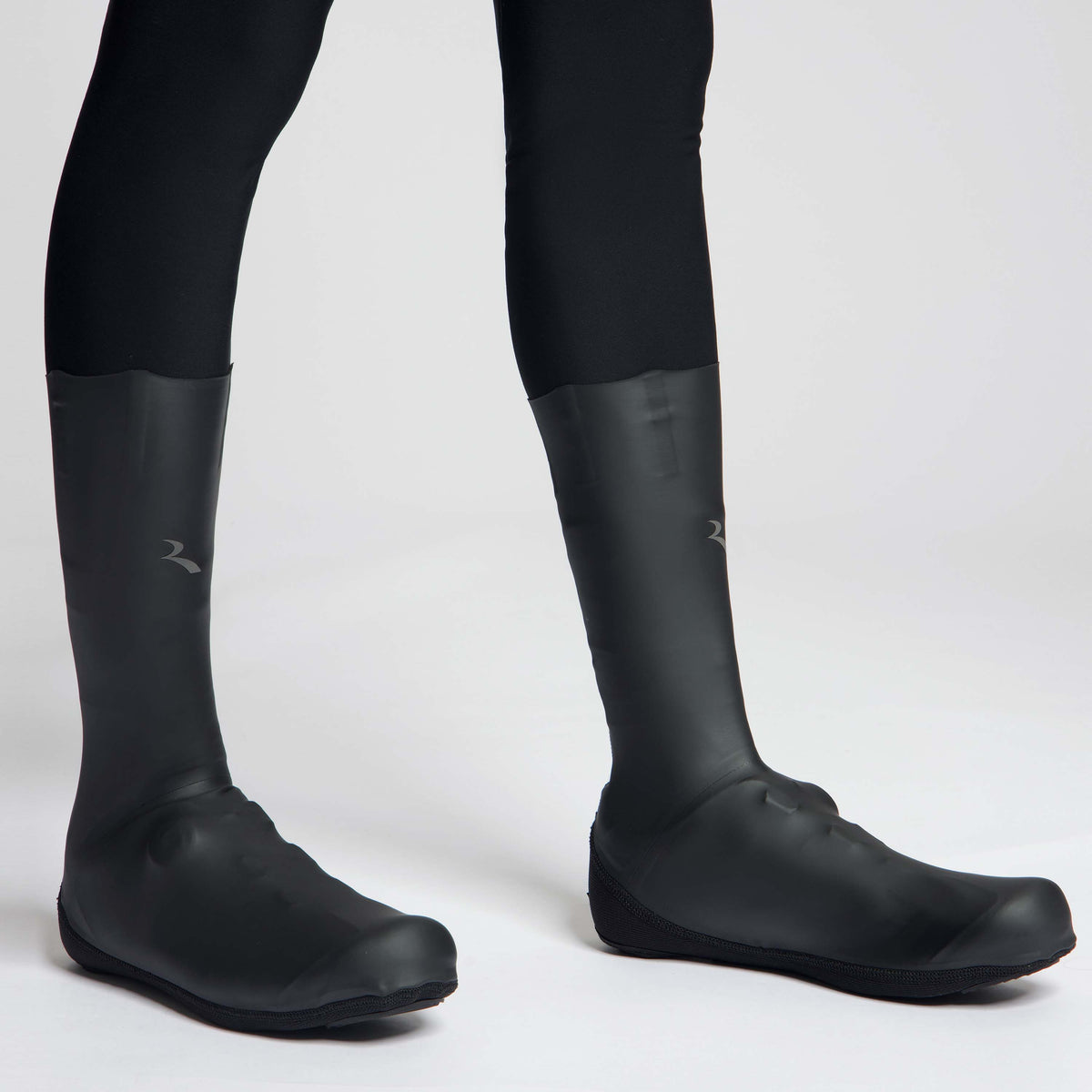 Rogelli Distance overschoen unisex zwart voorkant dichtbij.