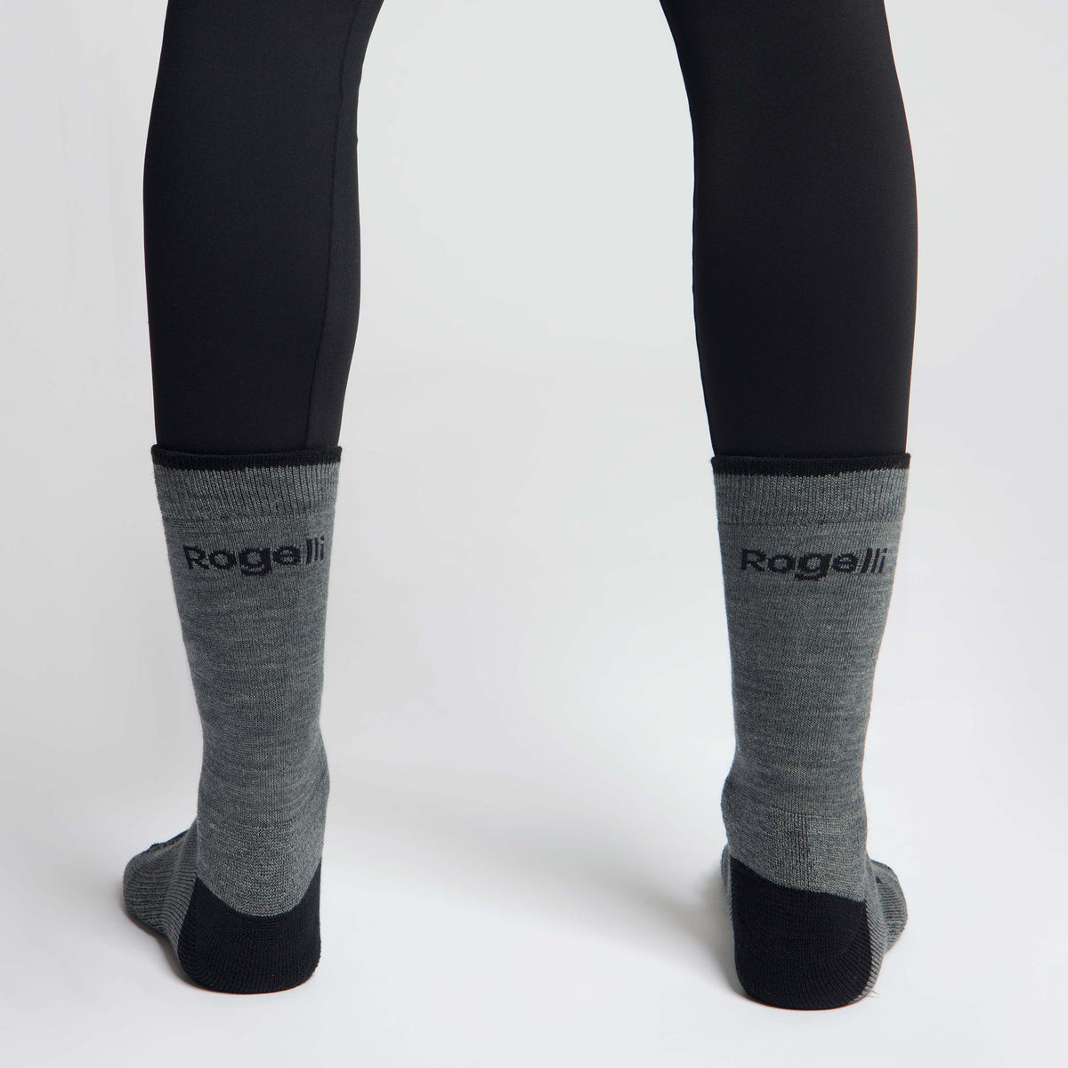 Rogelli Merino Wol fietssokken winter grijs gedragen achterkant.