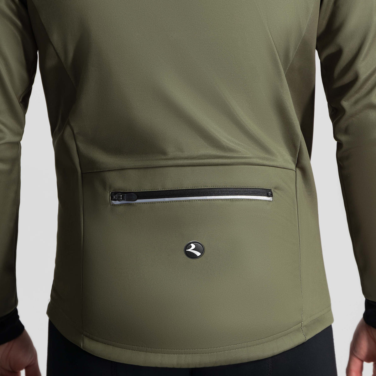 Detail van Rogelli Core fietsjack heren groen achterkant.