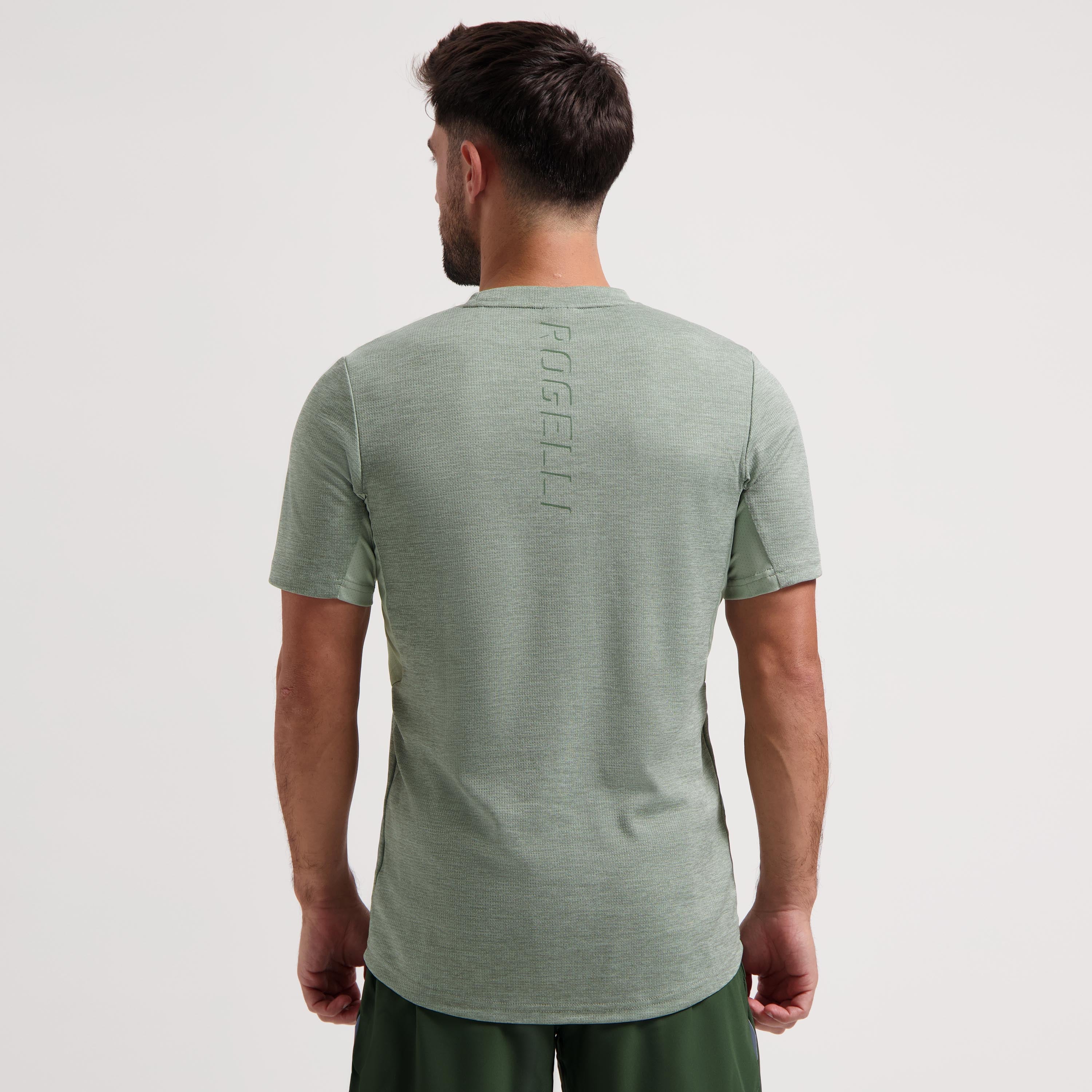 Rogelli Ace hardloopshirt korte mouw heren sage gedragen achterkant.