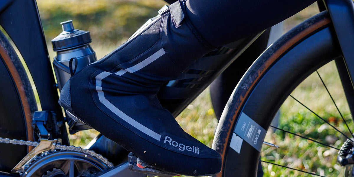 Banner categorie overschoenen. Zwarte overschoenen voor wielrennen die zorgen voor droge en warme voeten.