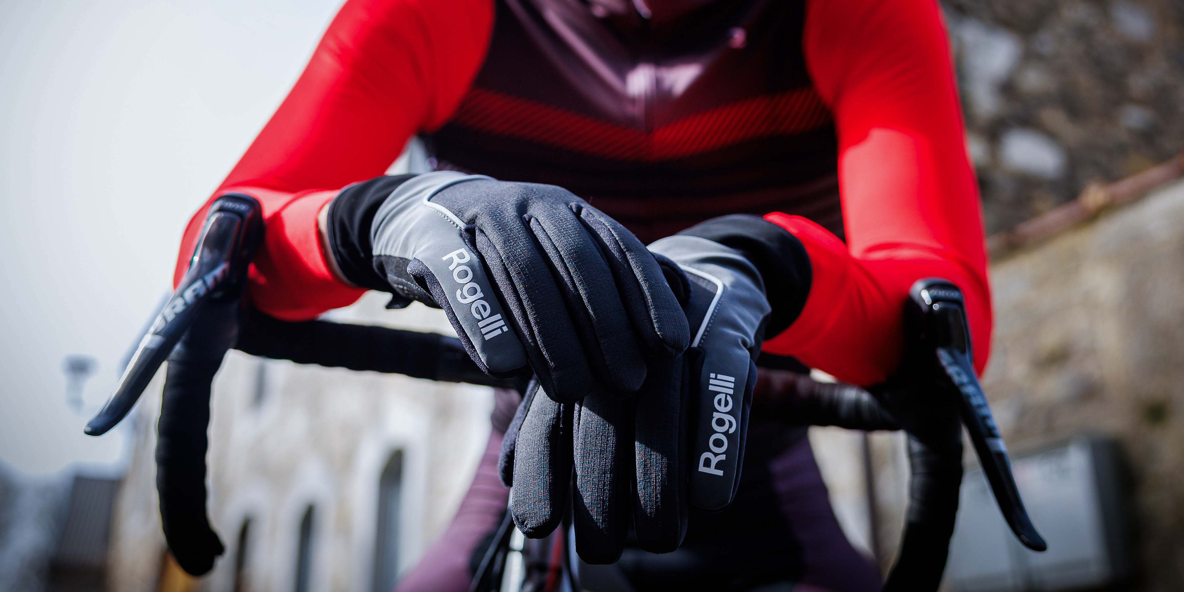Rogelli fietshandschoenen voor warme en comfortabele handen tijdens het fietsen.